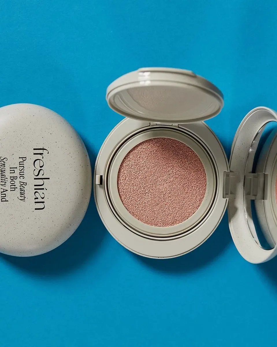 phan-nuoc-thuan-chay-freshian-nang-tong-da-egg-like-tone-up-cushion-vegan-spf33-pa-12g-4