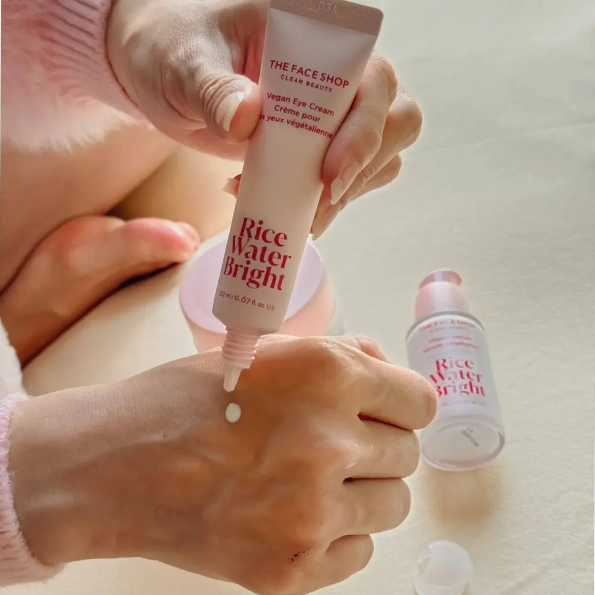 kem-duong-mat-thuan-chay-the-face-shop-cai-thien-quang-tham-rice-water-bright-vegan-eye-cream-20ml-10