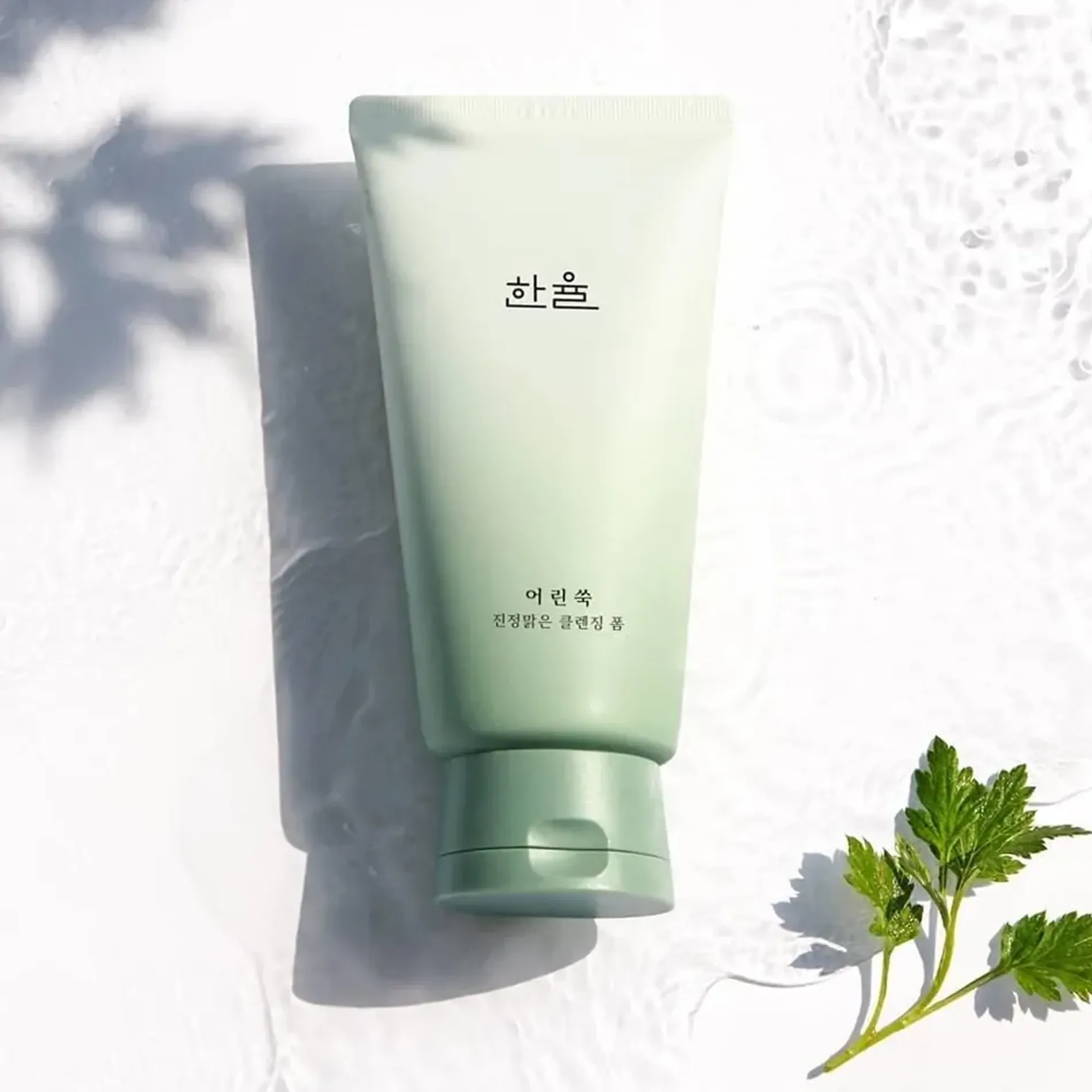 sua-rua-mat-lam-sach-da-hanyul-pure-artemisia-calming-foam-cleanser-120g-1