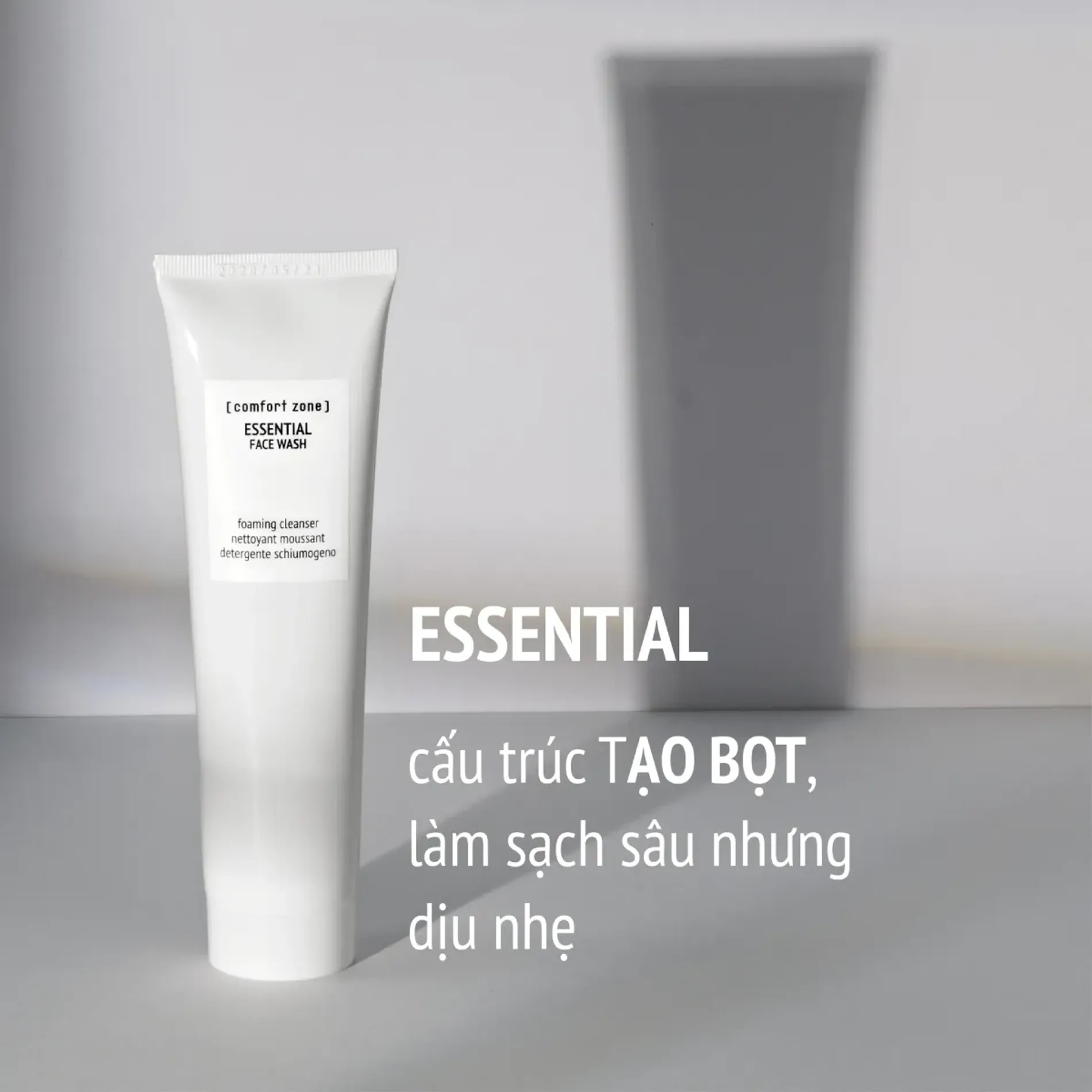 sua-rua-mat-comfort-zone-diu-nhe-danh-cho-moi-loai-da-essential-face-wash-150ml-3