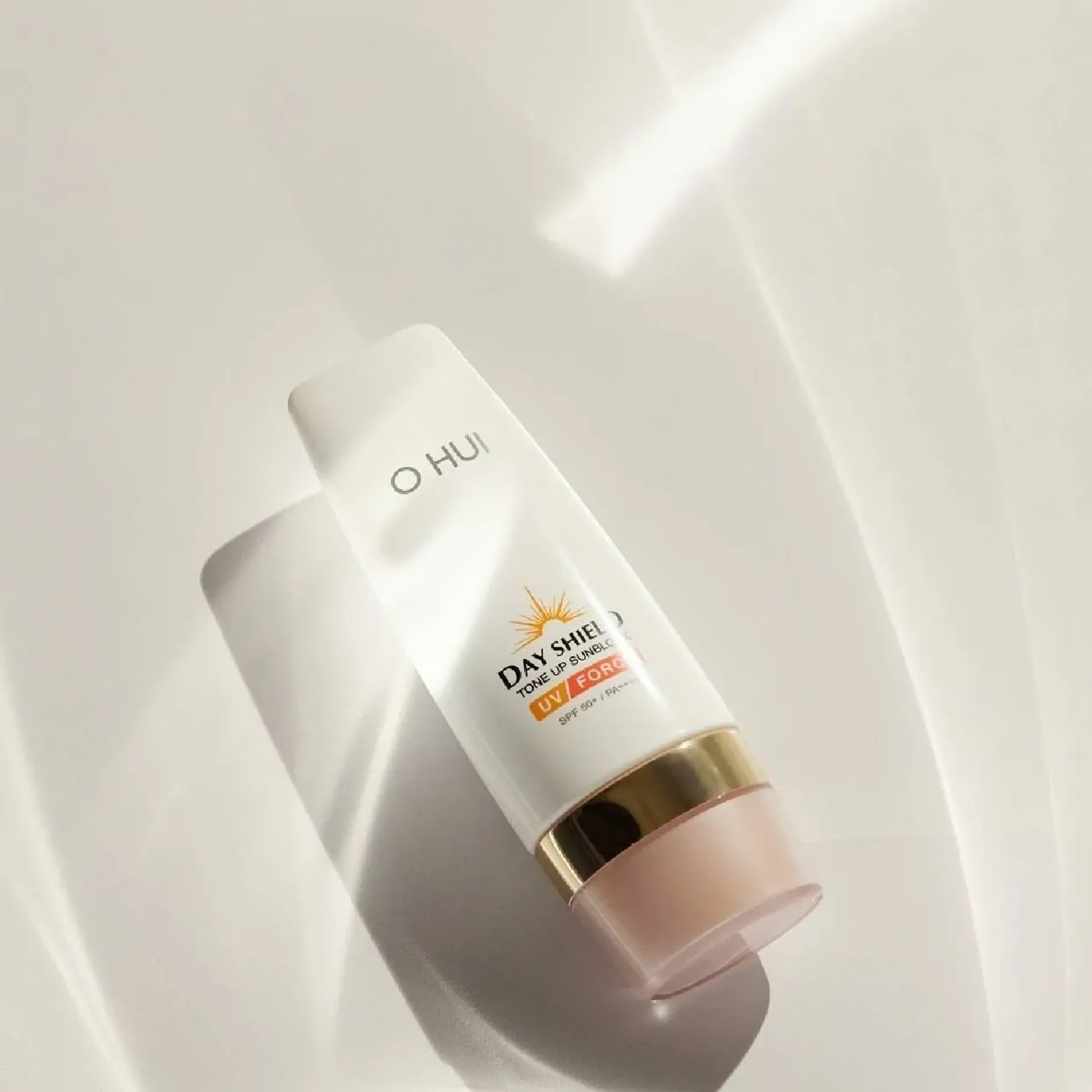kem-chong-nang-ohui-nang-tong-da-day-shield-tone-up-sunblock-uv-force-50ml-2