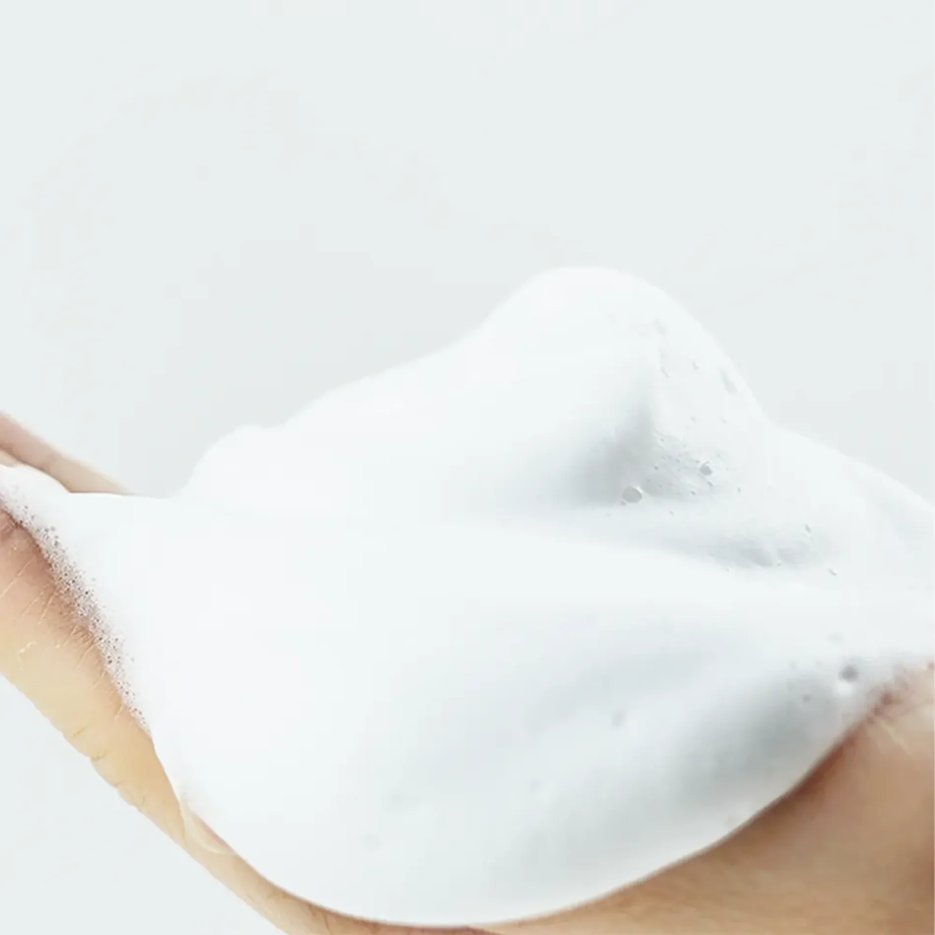 sua-rua-mat-duong-am-laneige-water-bank-blue-ha-cleansing-foam-150g-5