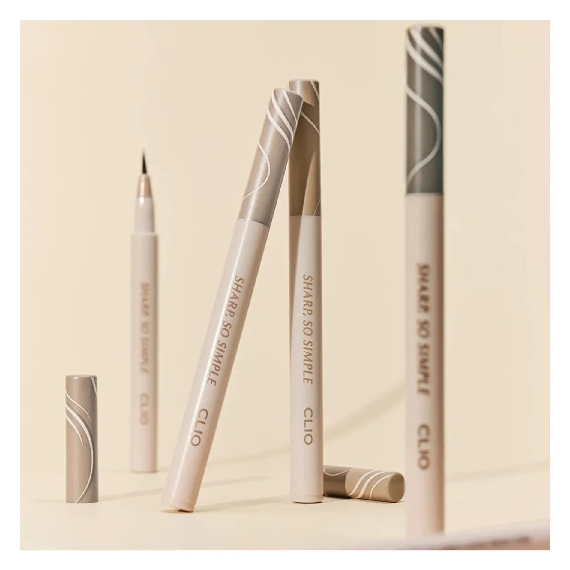 but-ke-mat-nuoc-clio-sharp-so-simple-shade-brush-liner-05g-4