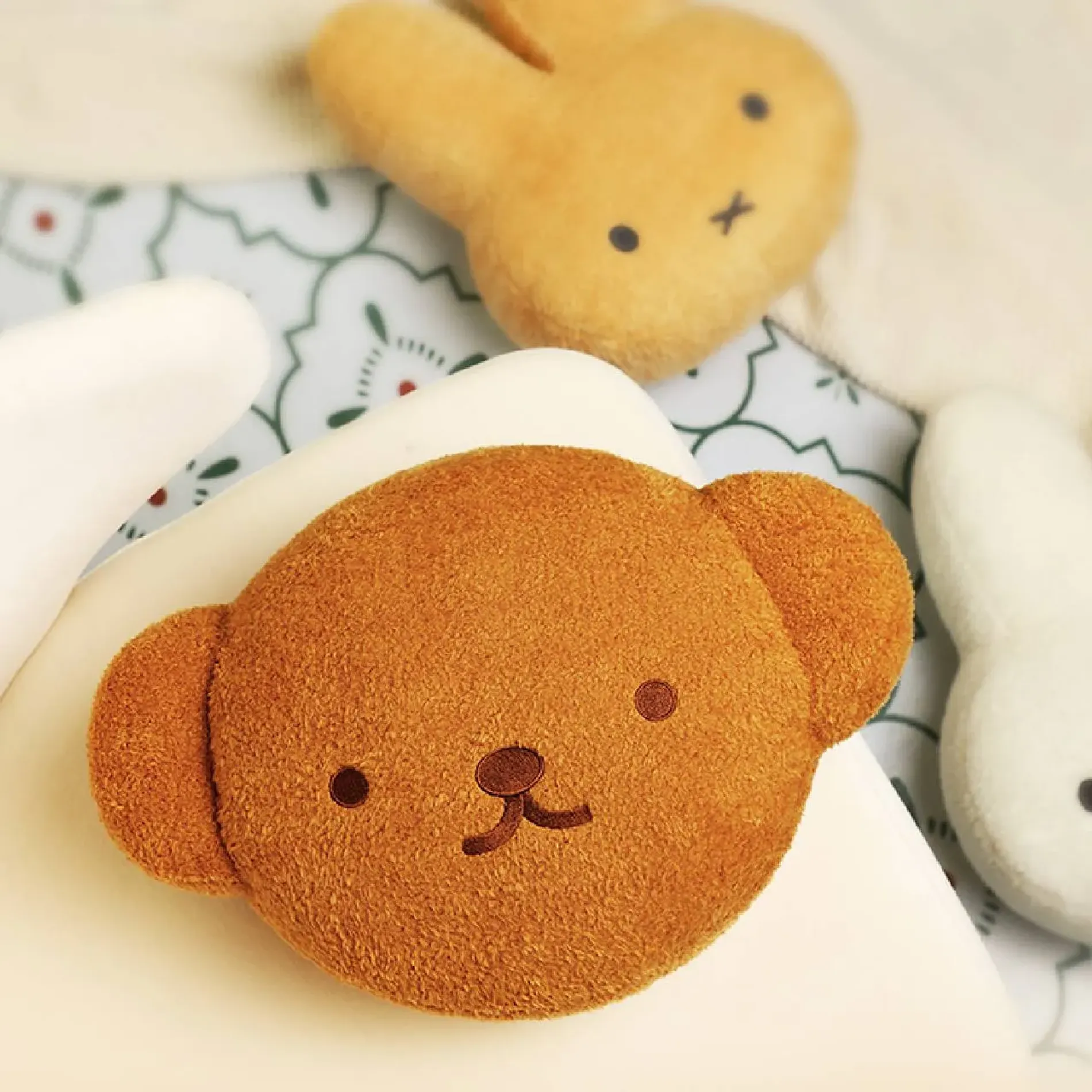 goi-boris-vipo-x-boris-cushion-2