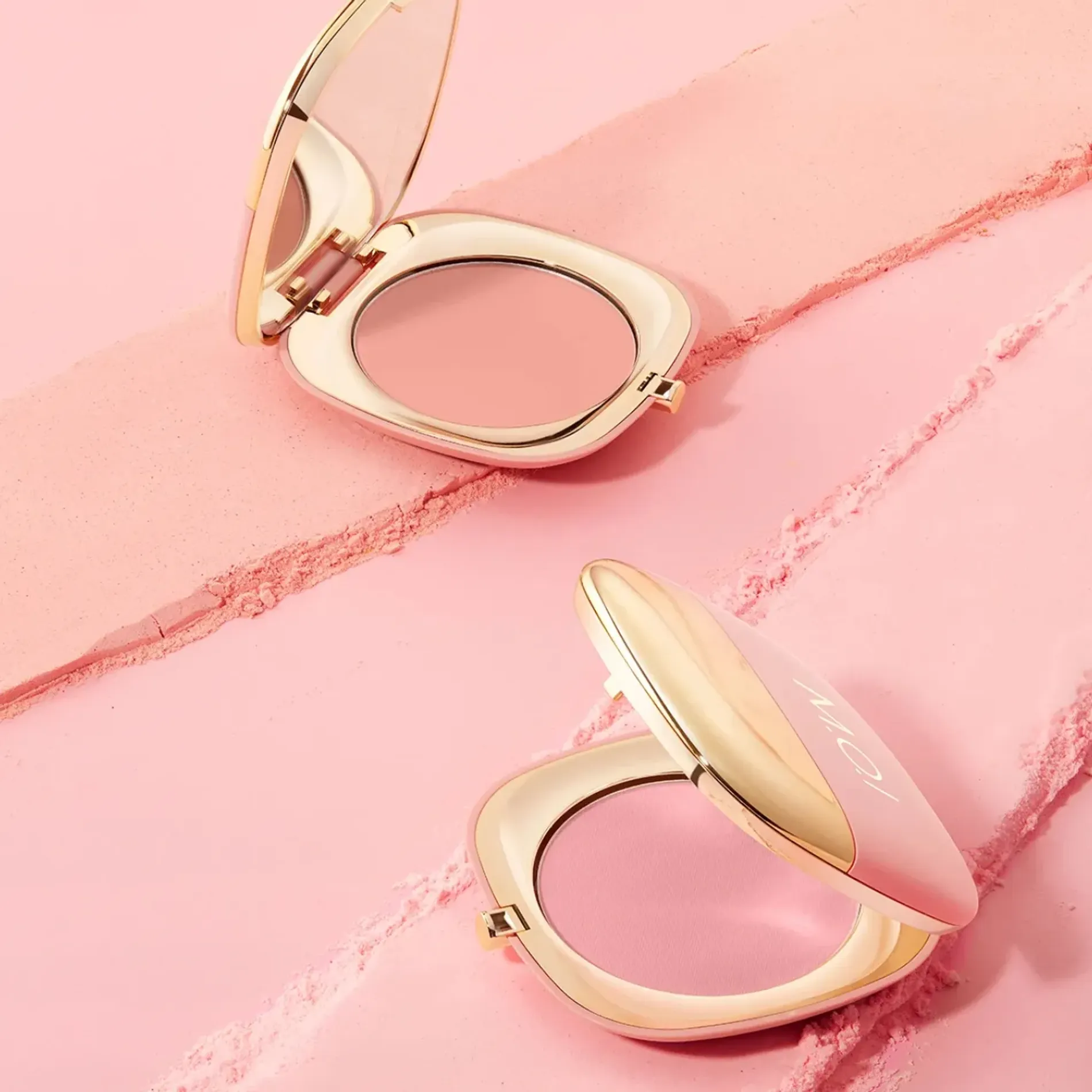 phan-ma-hong-moi-blusher-3