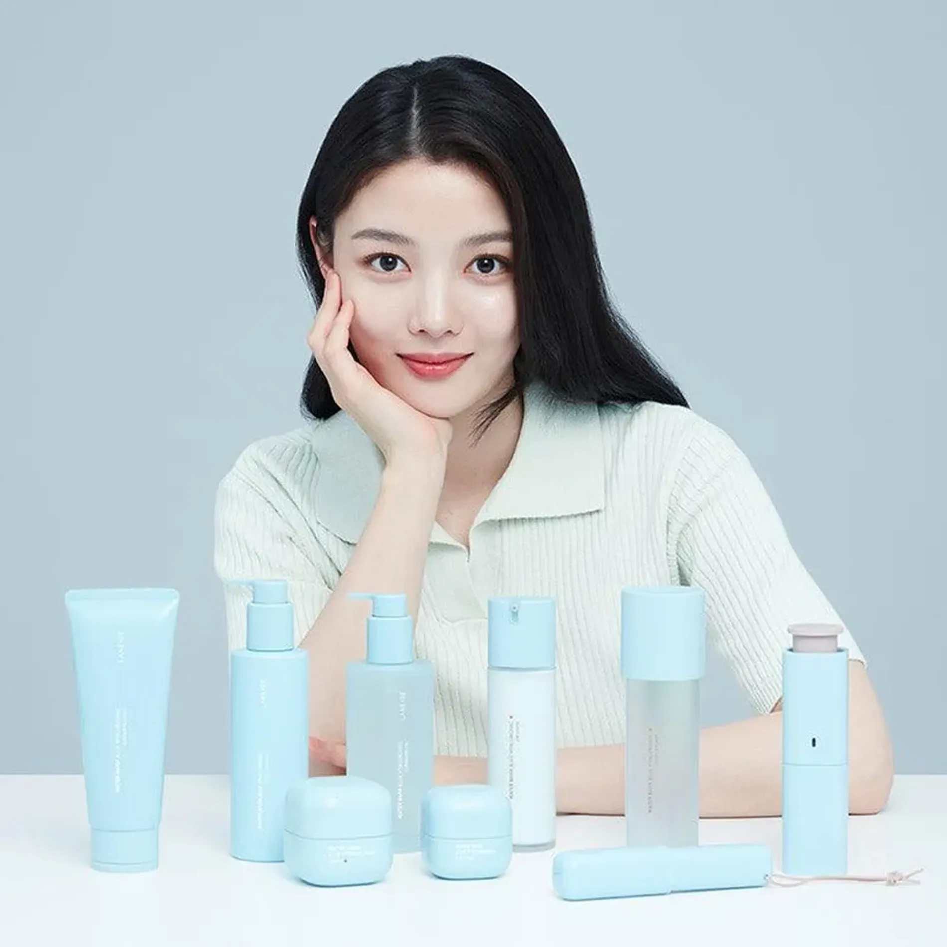sua-rua-mat-duong-am-laneige-water-bank-blue-ha-cleansing-foam-150g-4