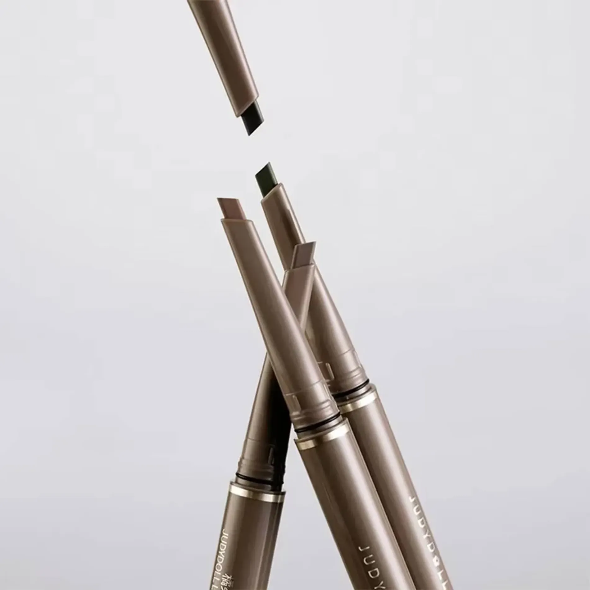 chi-ke-may-judydoll-lau-troi-long-lasting-eyebrow-gel-pencil-015g-4