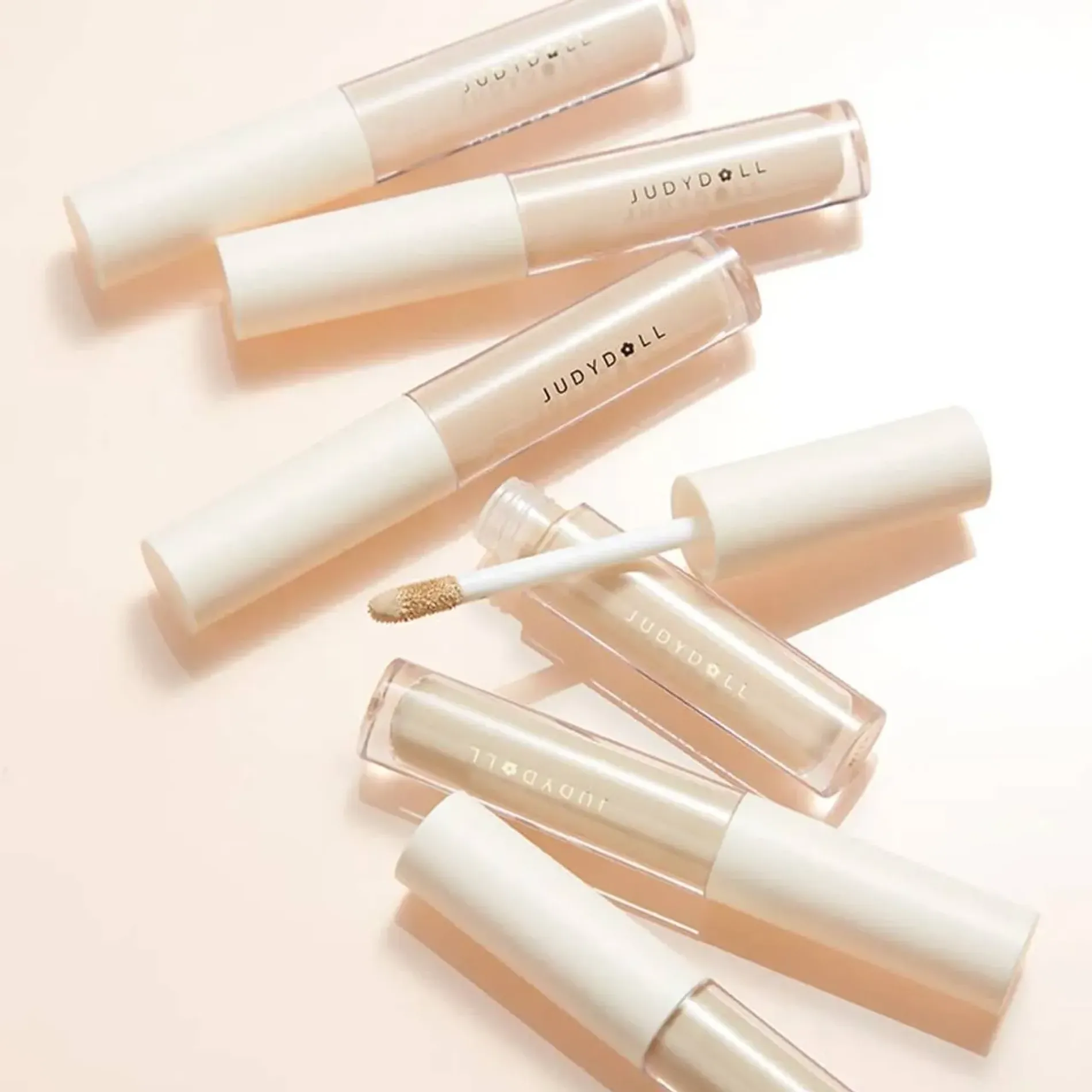kem-che-khuyet-diem-judydoll-lam-min-da-traceless-cloud-touch-concealer-32g-9
