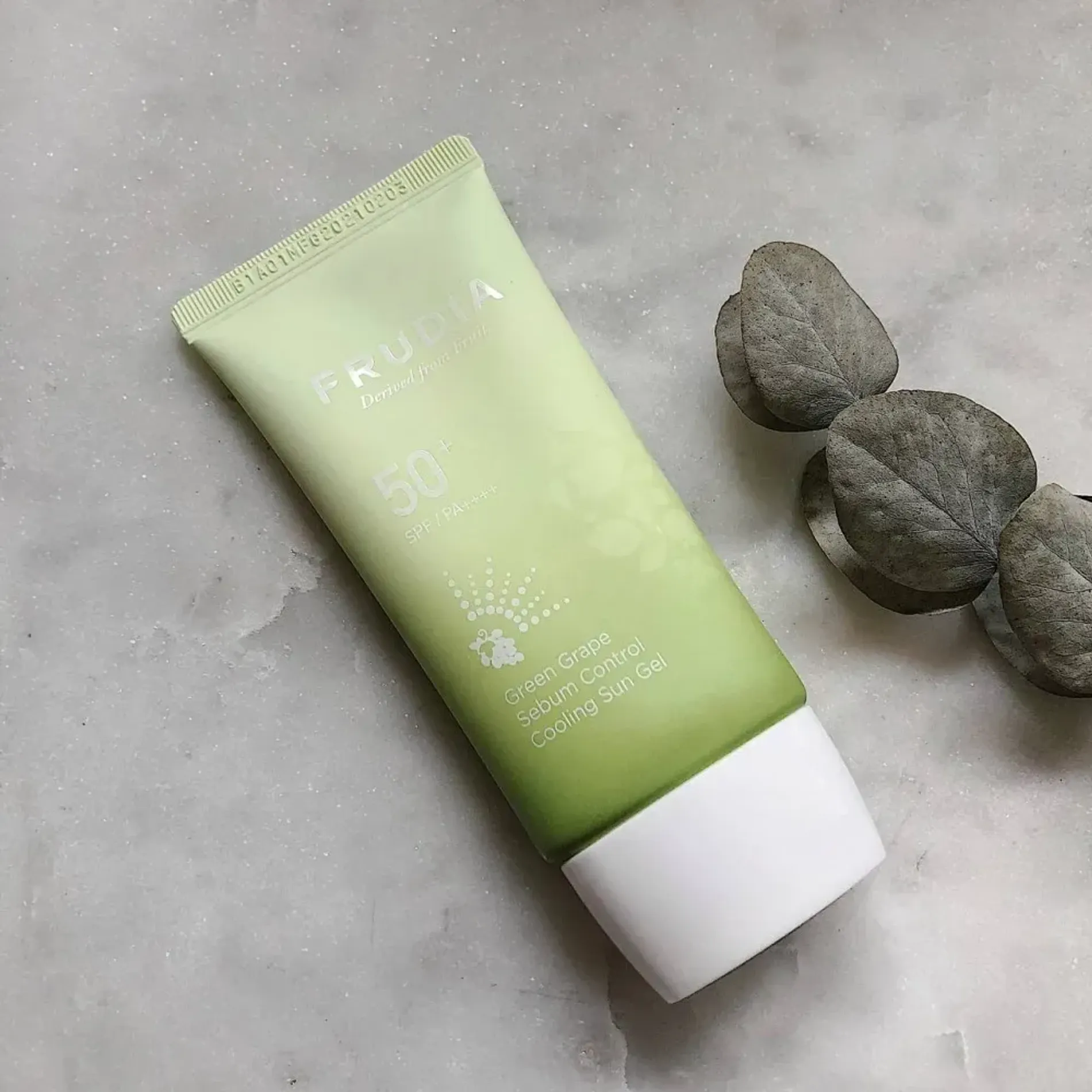 kem-chong-nang-kiem-dau-frudia-green-grape-sebum-control-cooling-sun-gel-spf50-pa-50g-4