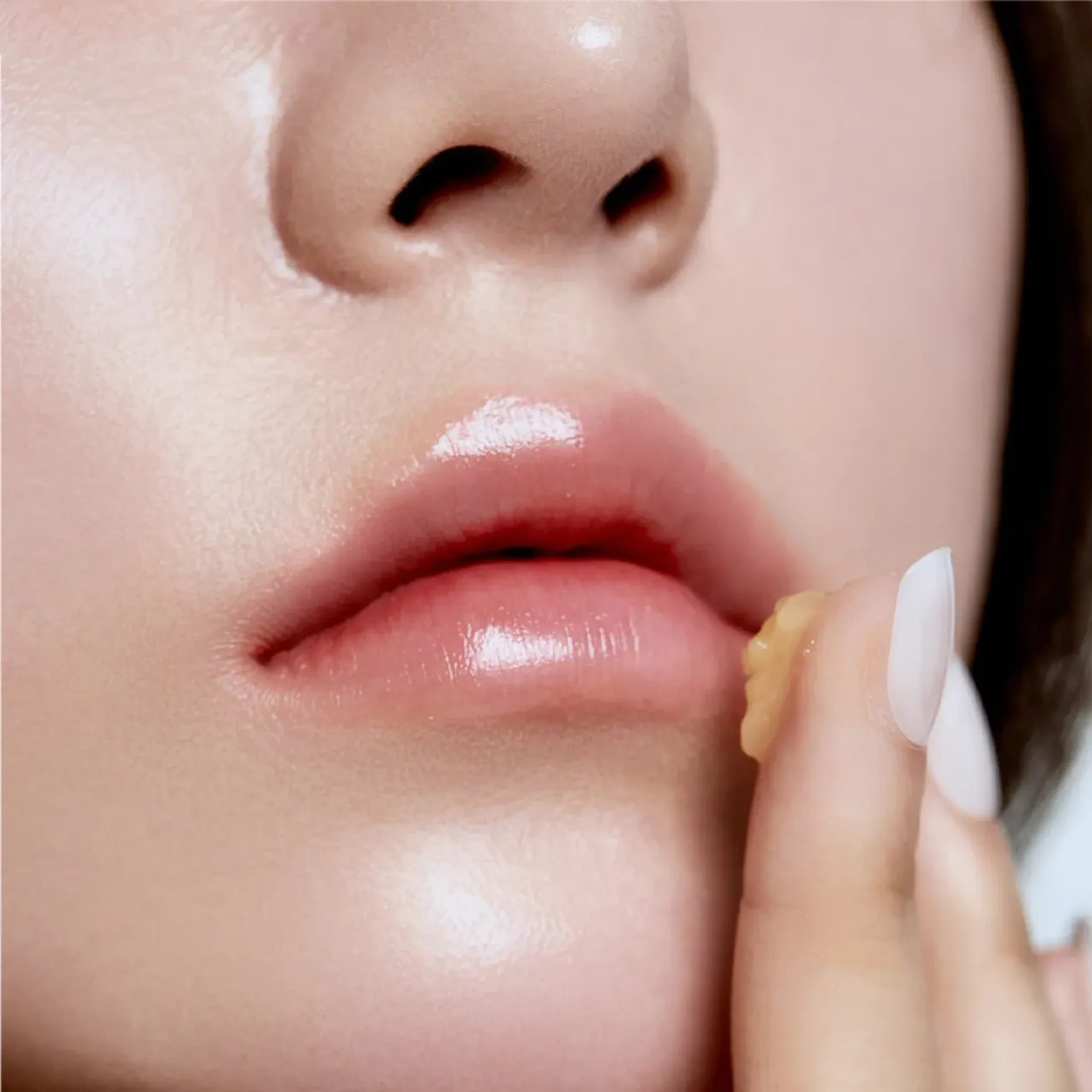 mat-na-ngu-moi-glamrr-q-vegan-b5-super-lip-sleeping-mask-10ml-3