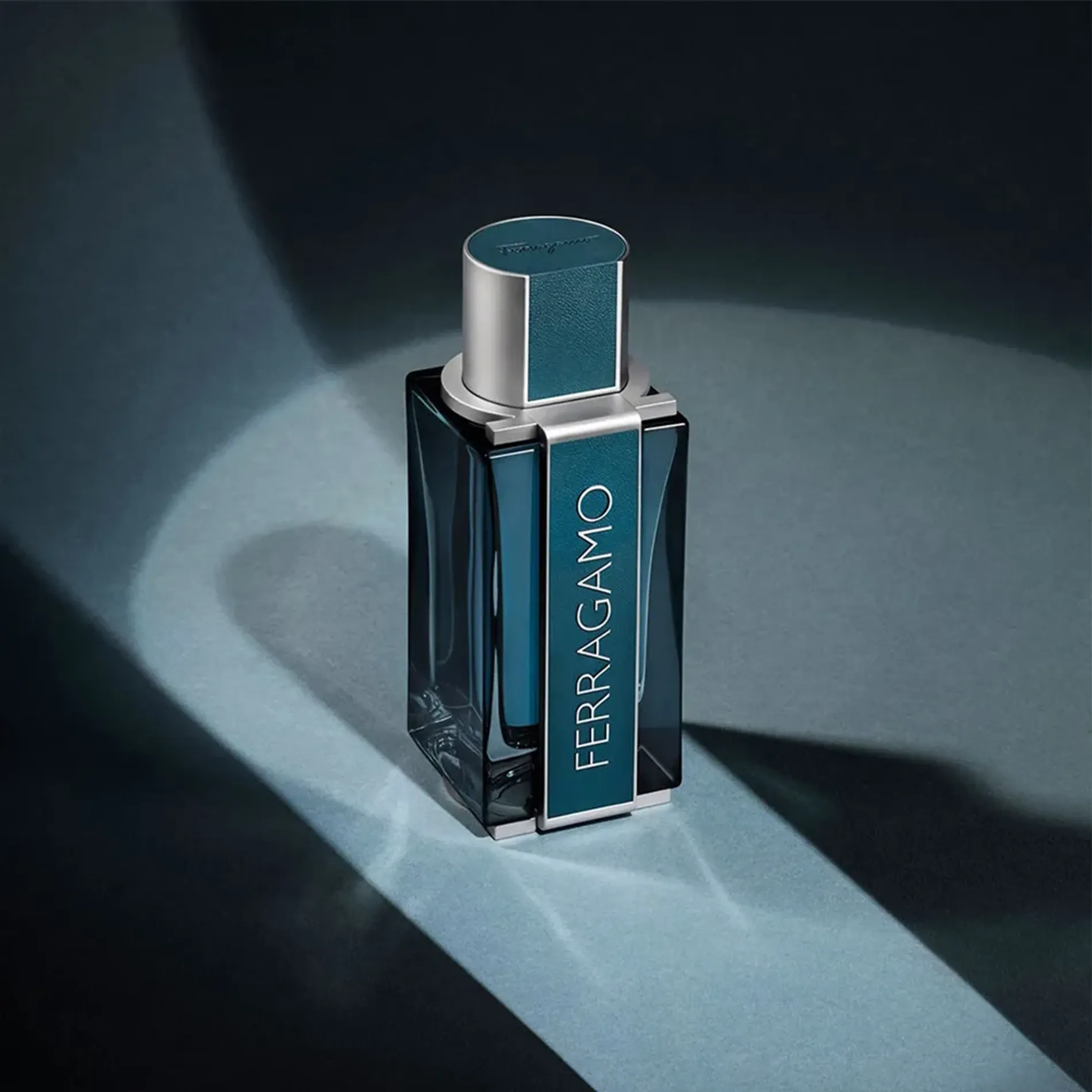 nuoc-hoa-nam-salvatore-ferragamo-intense-leather-2