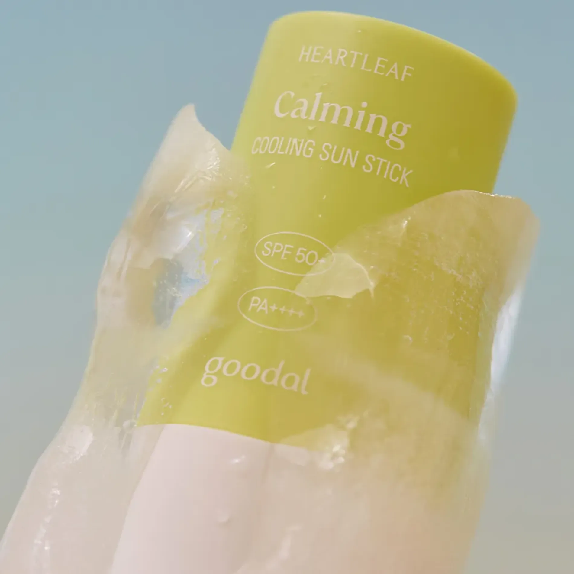 chong-nang-dang-thoi-lam-mat-da-goodal-houttuynia-cordata-calming-cooling-sun-stick-6