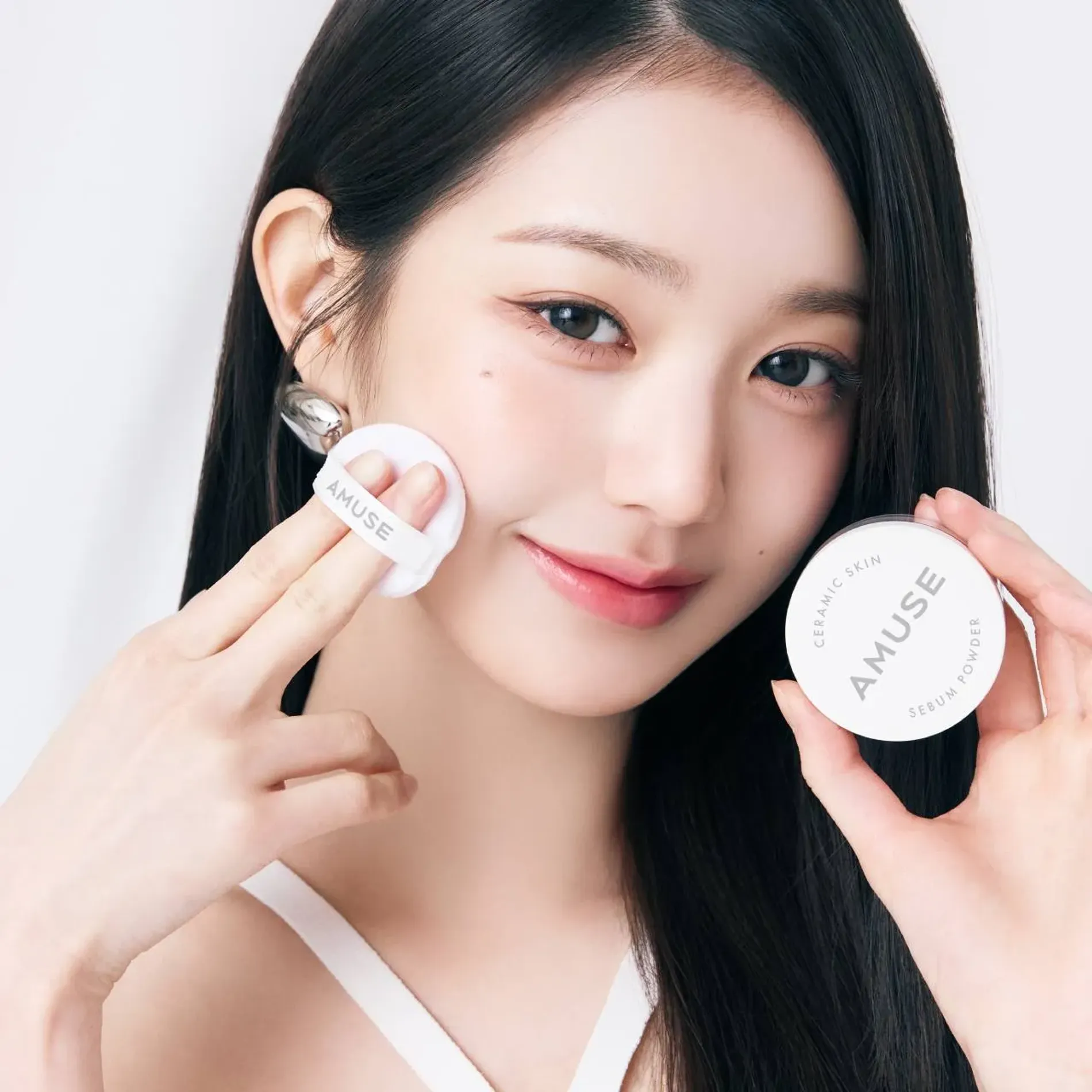 phan-phu-amuse-dang-bot-kiem-dau-ceramic-skin-sebum-powder-5g-1