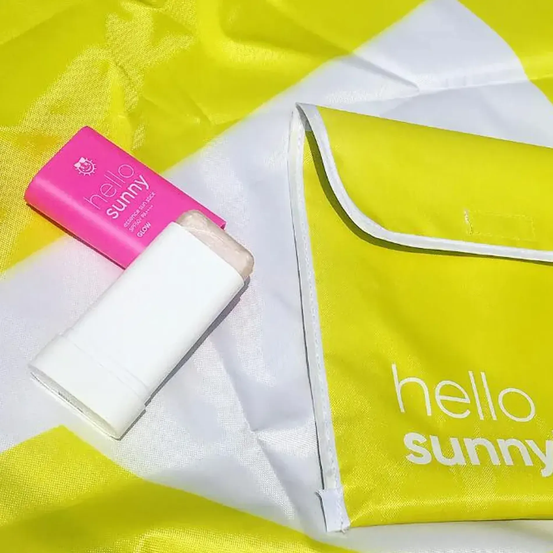 gwp-tham-da-ngoai-banila-co-hello-sunny-picnic-mat-2