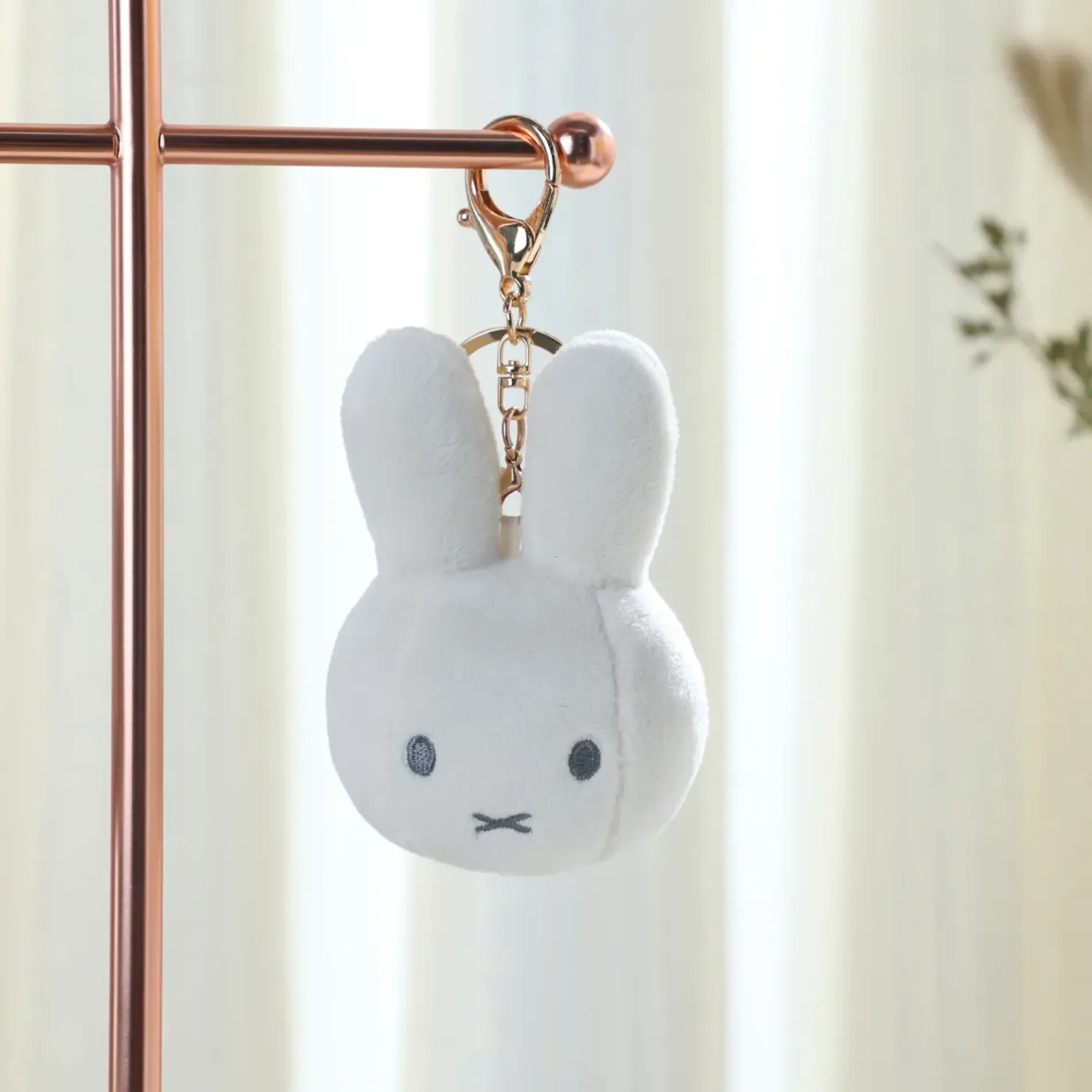 moc-khoa-miffy-vipo-x-miffy-soft-plush-keyring-mau-trang-10cm-2