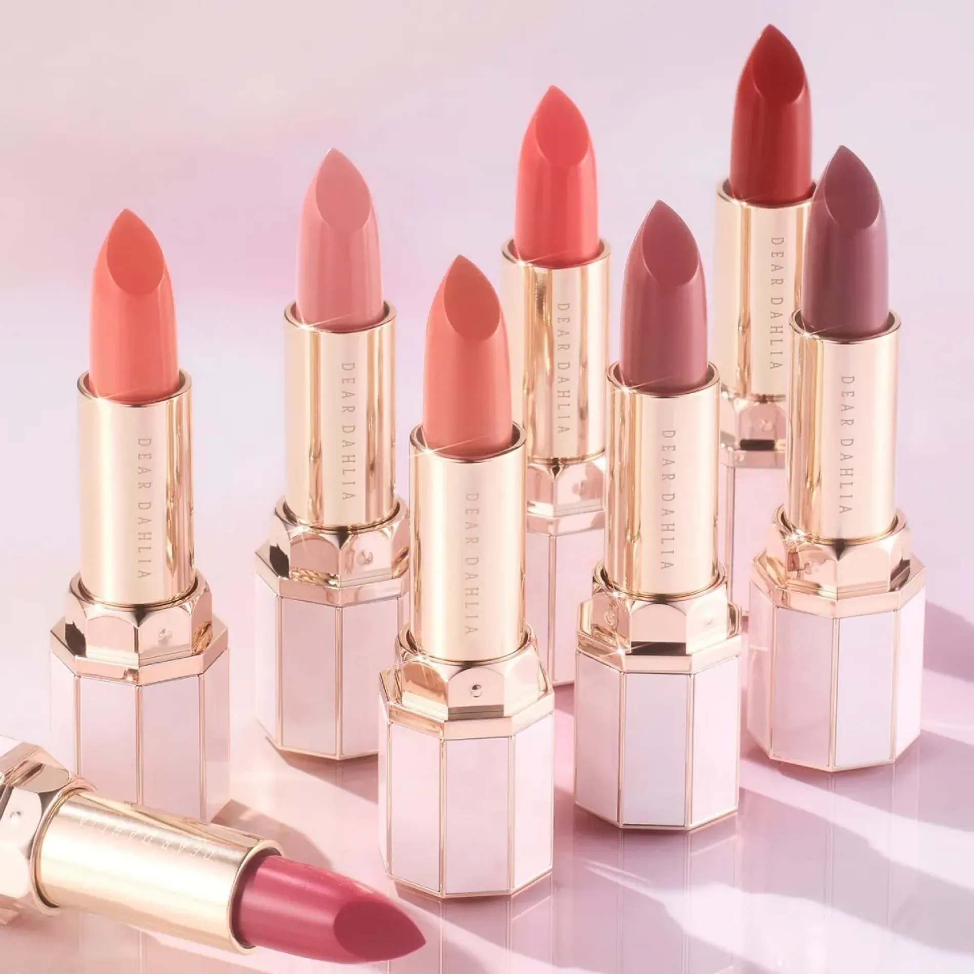 son-thoi-duong-am-bong-nhe-dear-dahlia-lip-paradise-sensual-lip-glow-33g-1