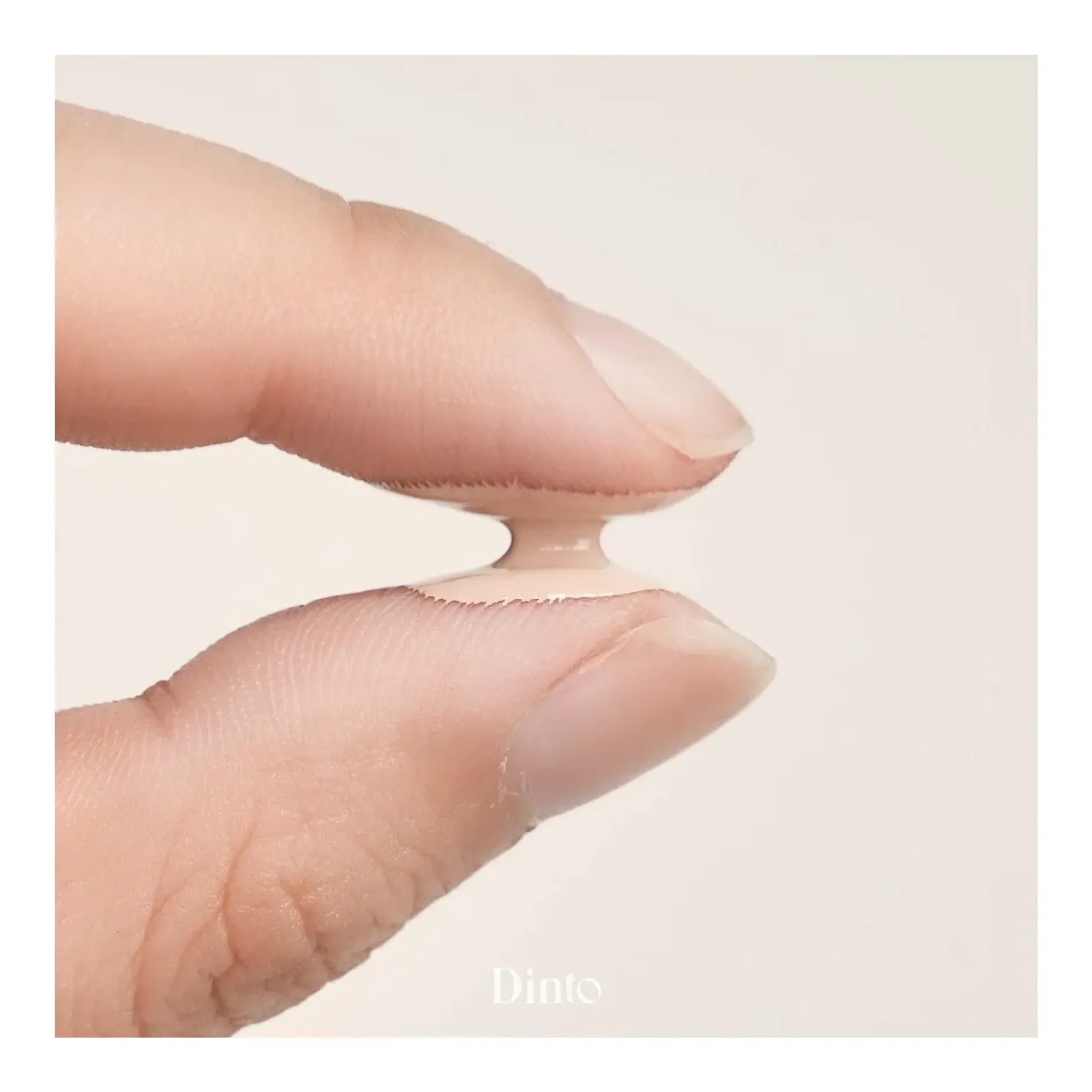 kem-nen-thuan-chay-dinto-hieu-ung-cang-muot-wooncho-blur-glowy-foundation-25ml-4