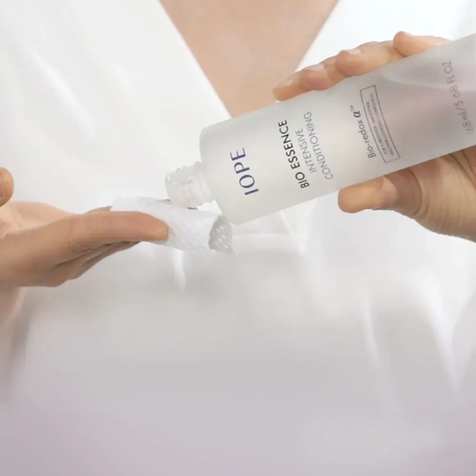 tinh-chat-duong-sang-mo-tham-iope-bio-conditioning-essence-168ml-5