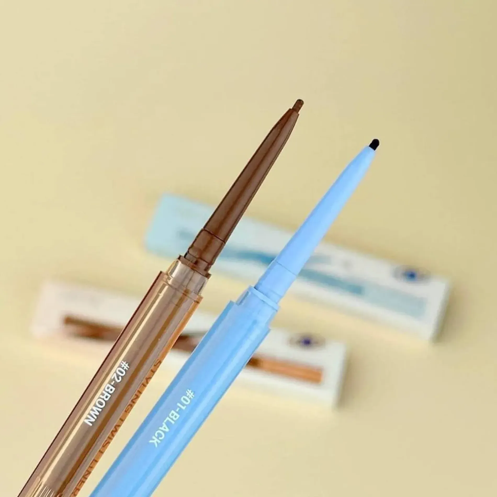chi-ke-mat-vacosi-dang-gel-natural-studio-styling-twist-liner-01g-4