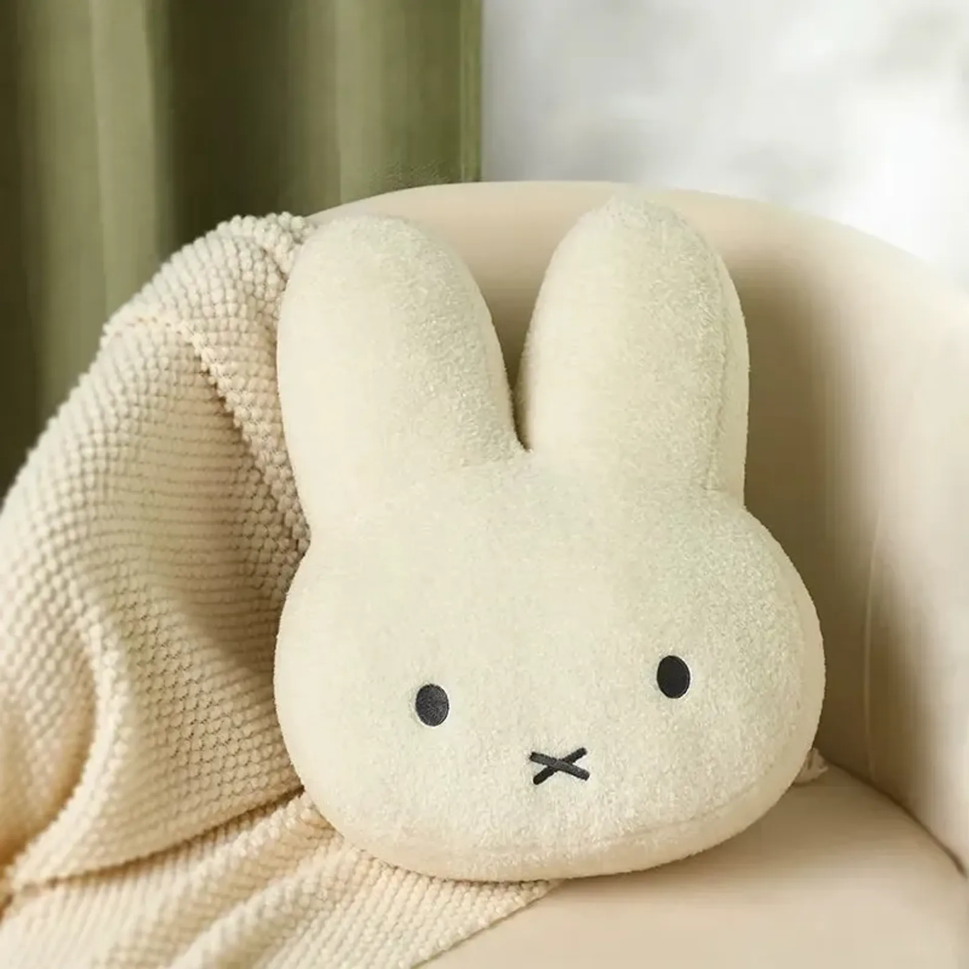 goi-miffy-vipo-x-miffy-cushion-40cm-8