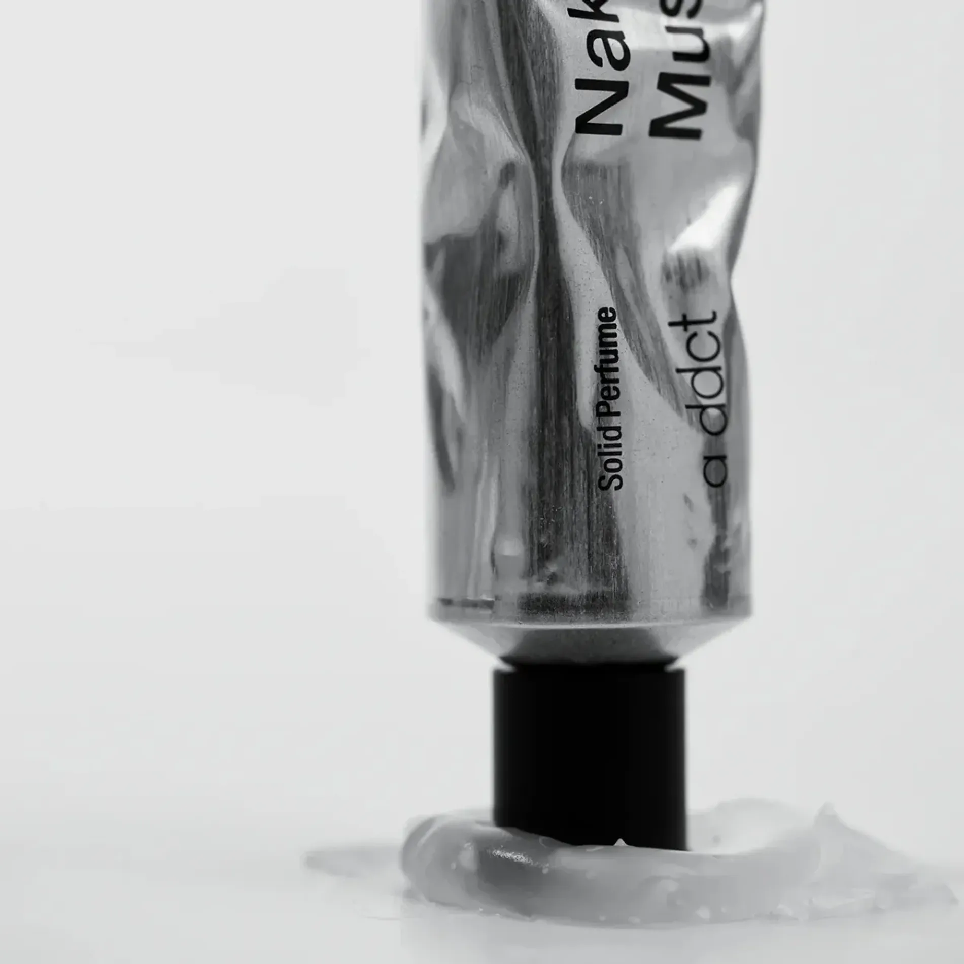 nuoc-hoa-kho-khong-con-addict-solid-perfume-naked-30ml-3