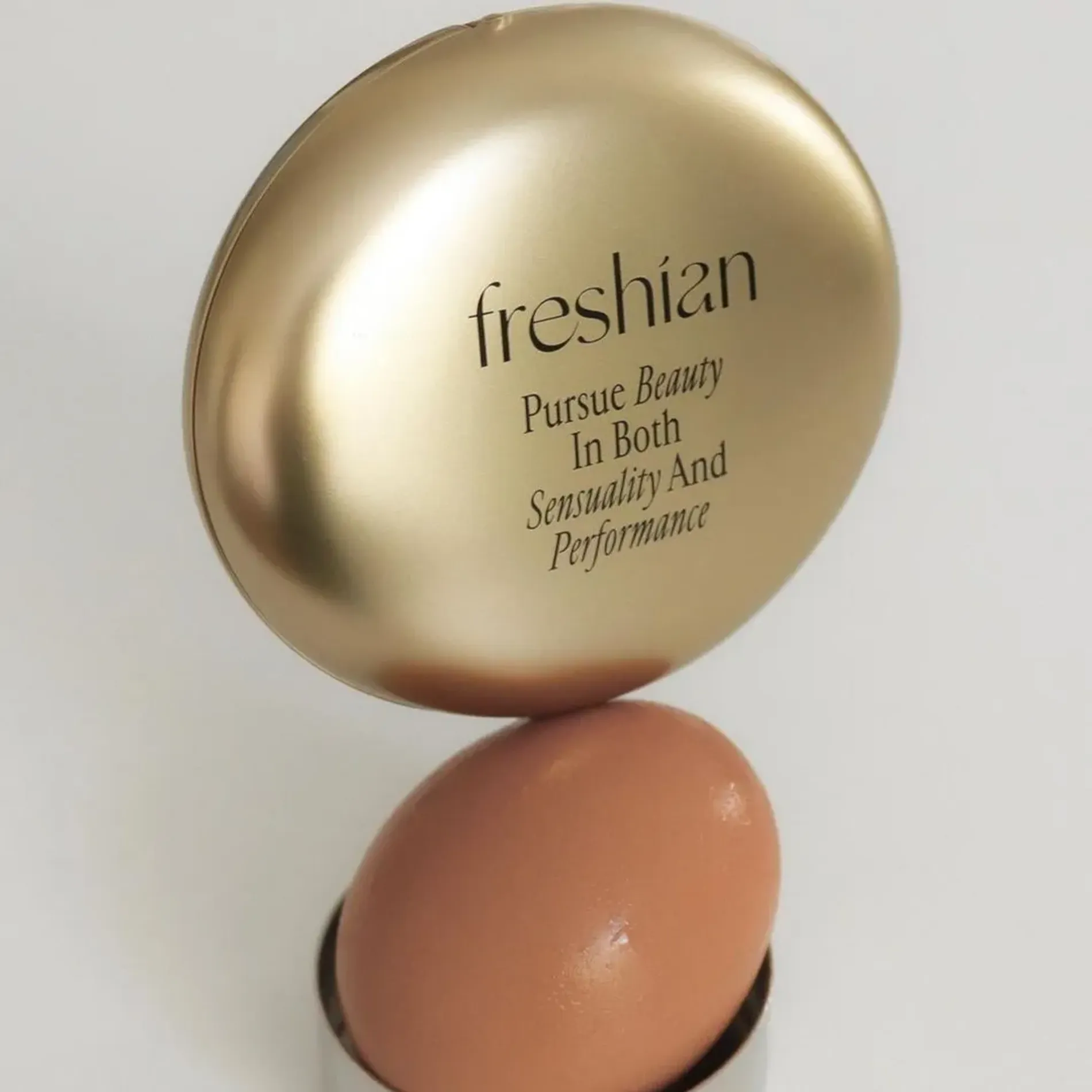 phan-nuoc-freshian-thuan-chay-egg-like-cover-cushion-1