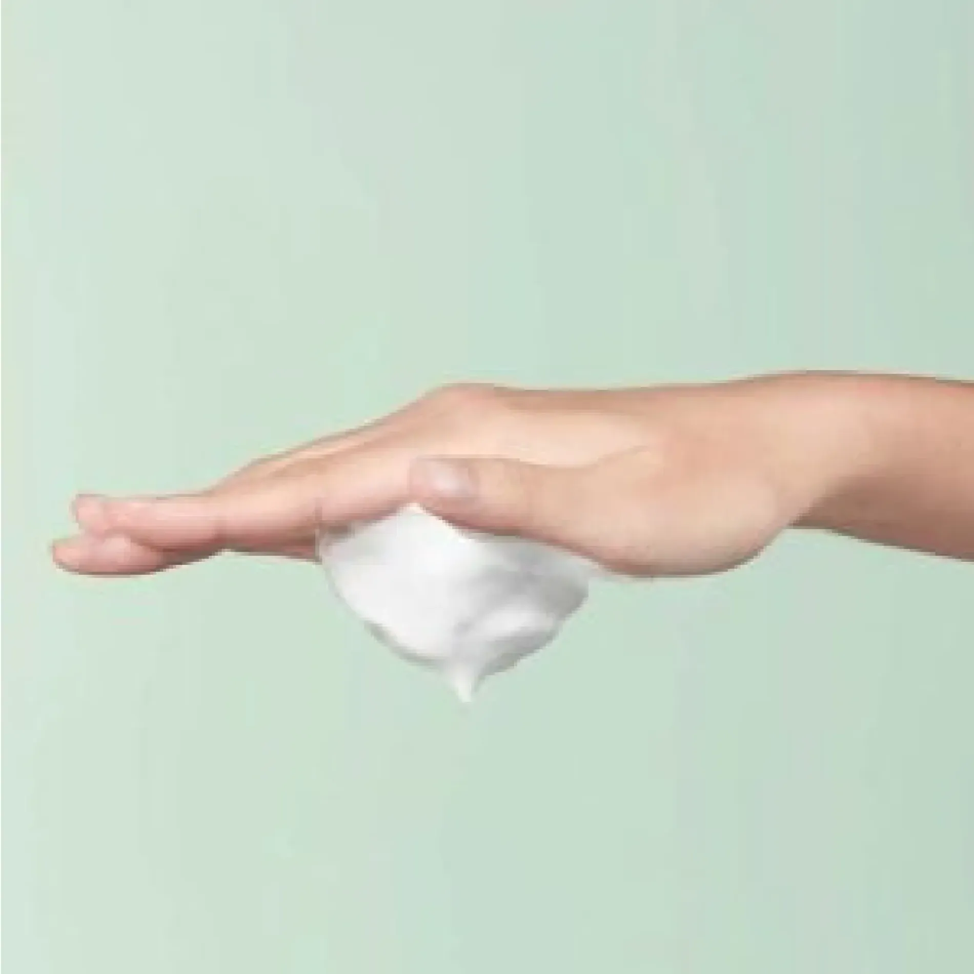 sua-rua-mat-duong-am-tu-tra-xanh-innisfree-3