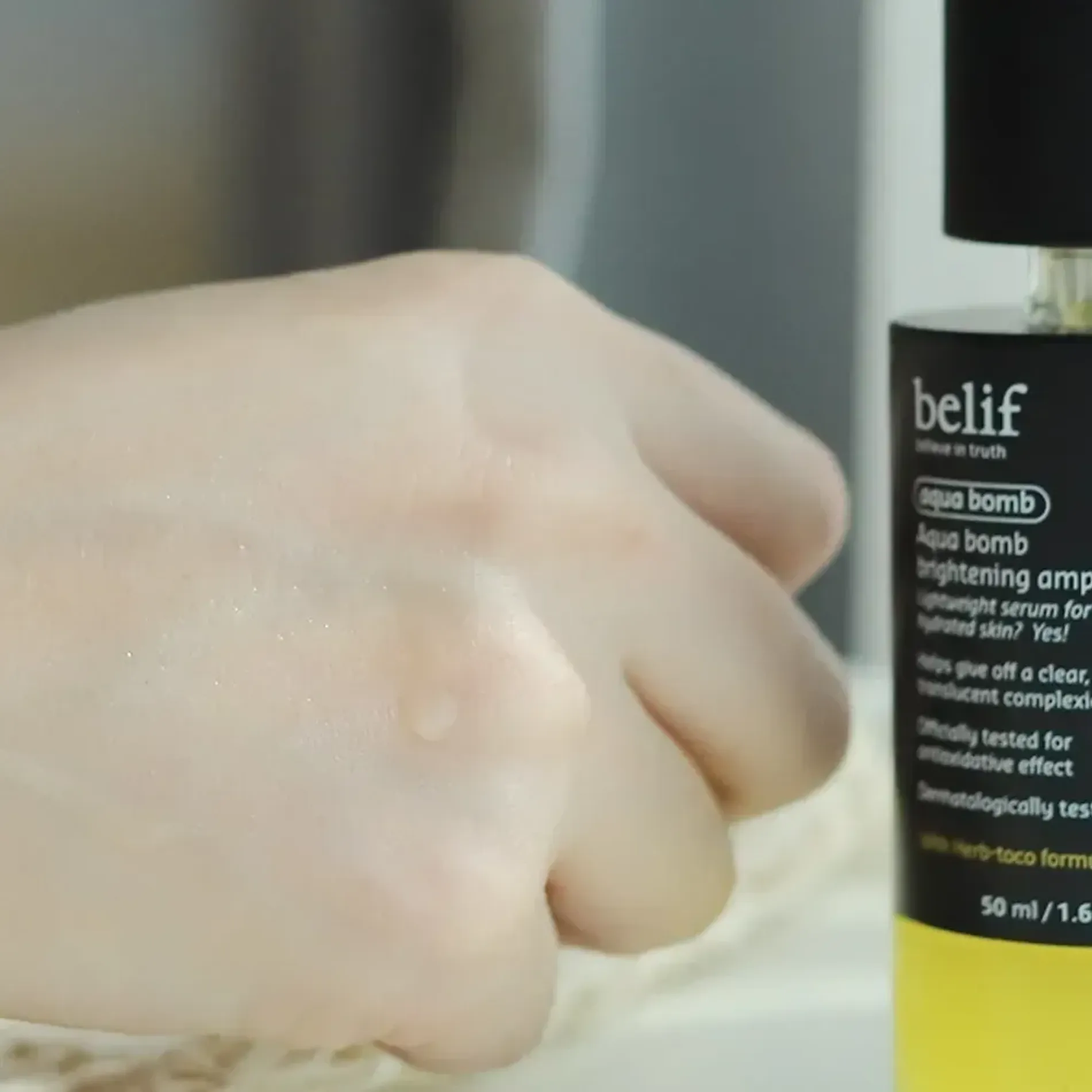 tinh-chat-duong-trang-da-chong-oxy-hoa-belif-aqua-bomb-brightening-ampoule-serum-50ml-5