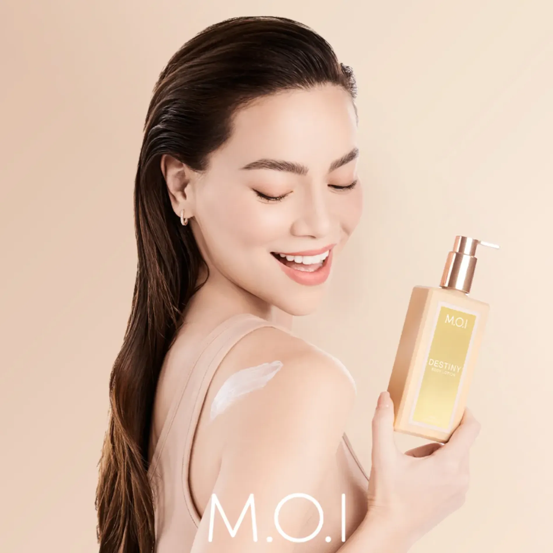 sua-duong-the-moi-huong-nuoc-hoa-limited-edition-destiny-body-lotion-250ml-4