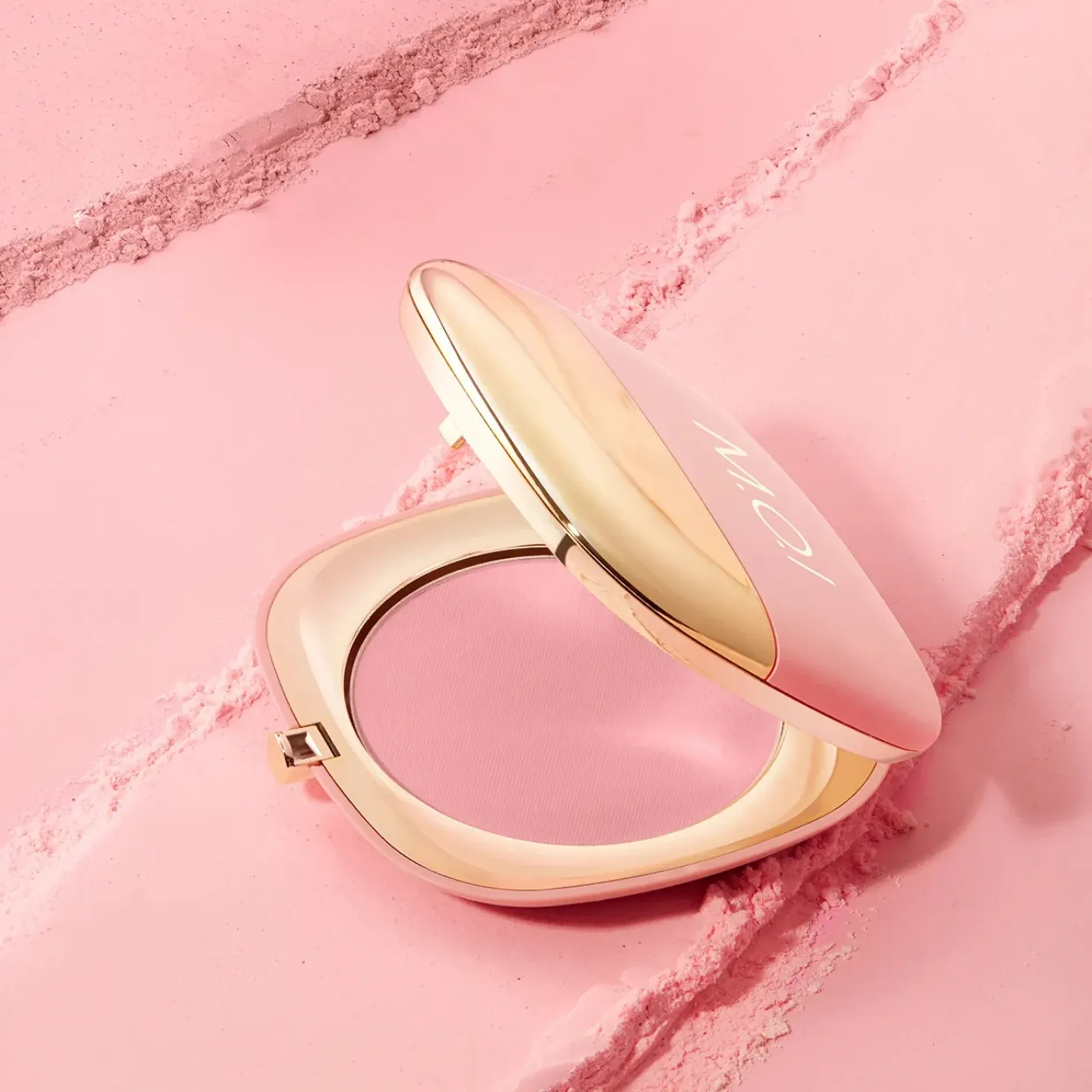 phan-ma-hong-moi-blusher-6