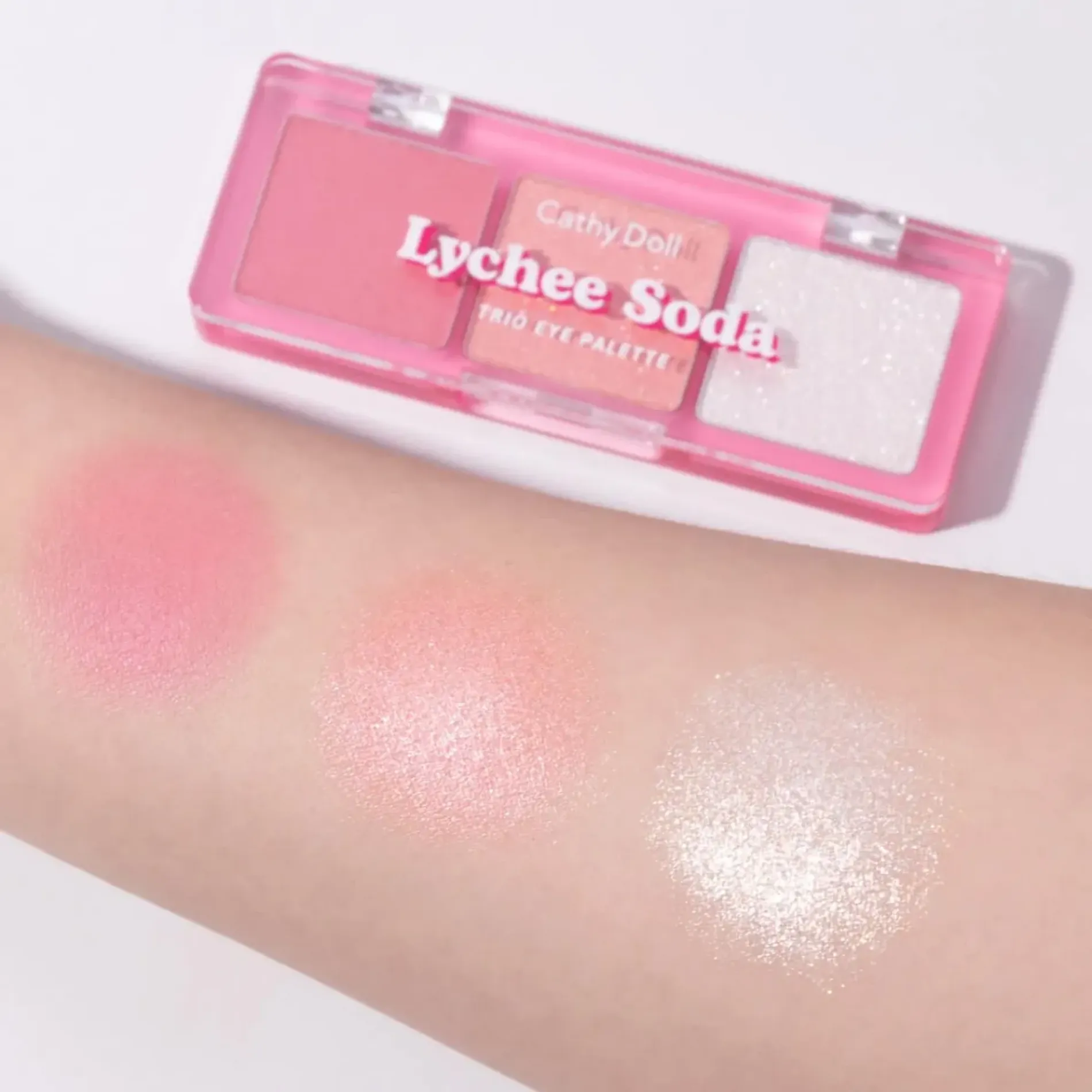 bang-phan-mat-cathy-doll-cheer-around-2g-4