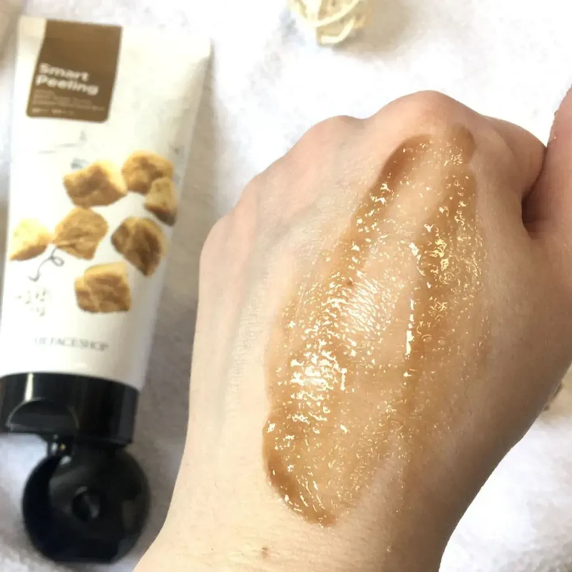 mat-na-ky-thefaceshop-smart-peeling-honey-black-sugar-scrub-120ml-4