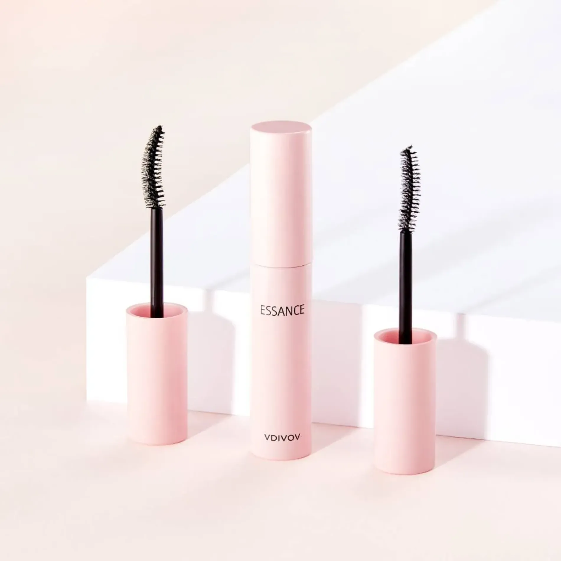 mascara-essance-day-va-cong-mi-volume-curl-mascara-12g-1