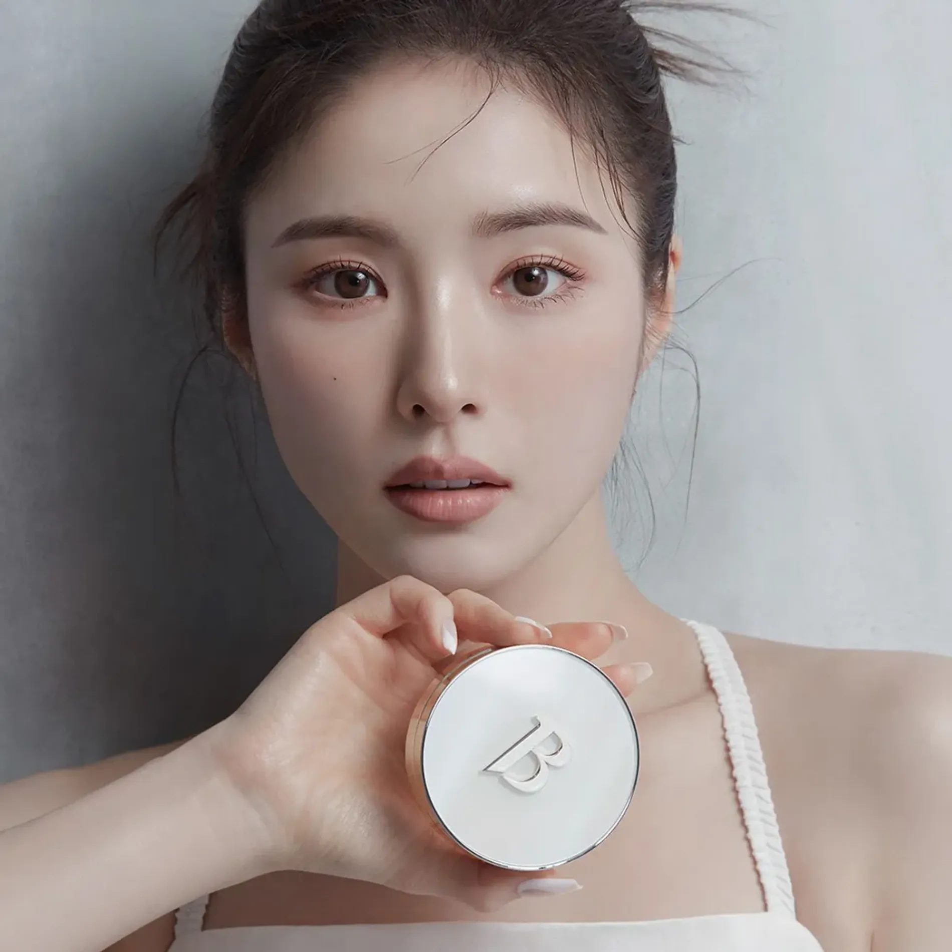 phan-nuoc-banila-co-cap-am-nang-tong-da-covericious-ultimate-white-cushion-moisture-spf50-pa-14g-2