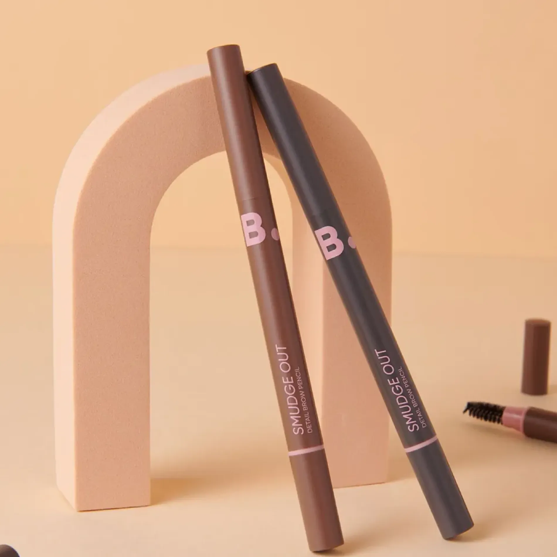 chi-ke-may-bby-banila-smudge-out-detail-brow-pencil-03g-5
