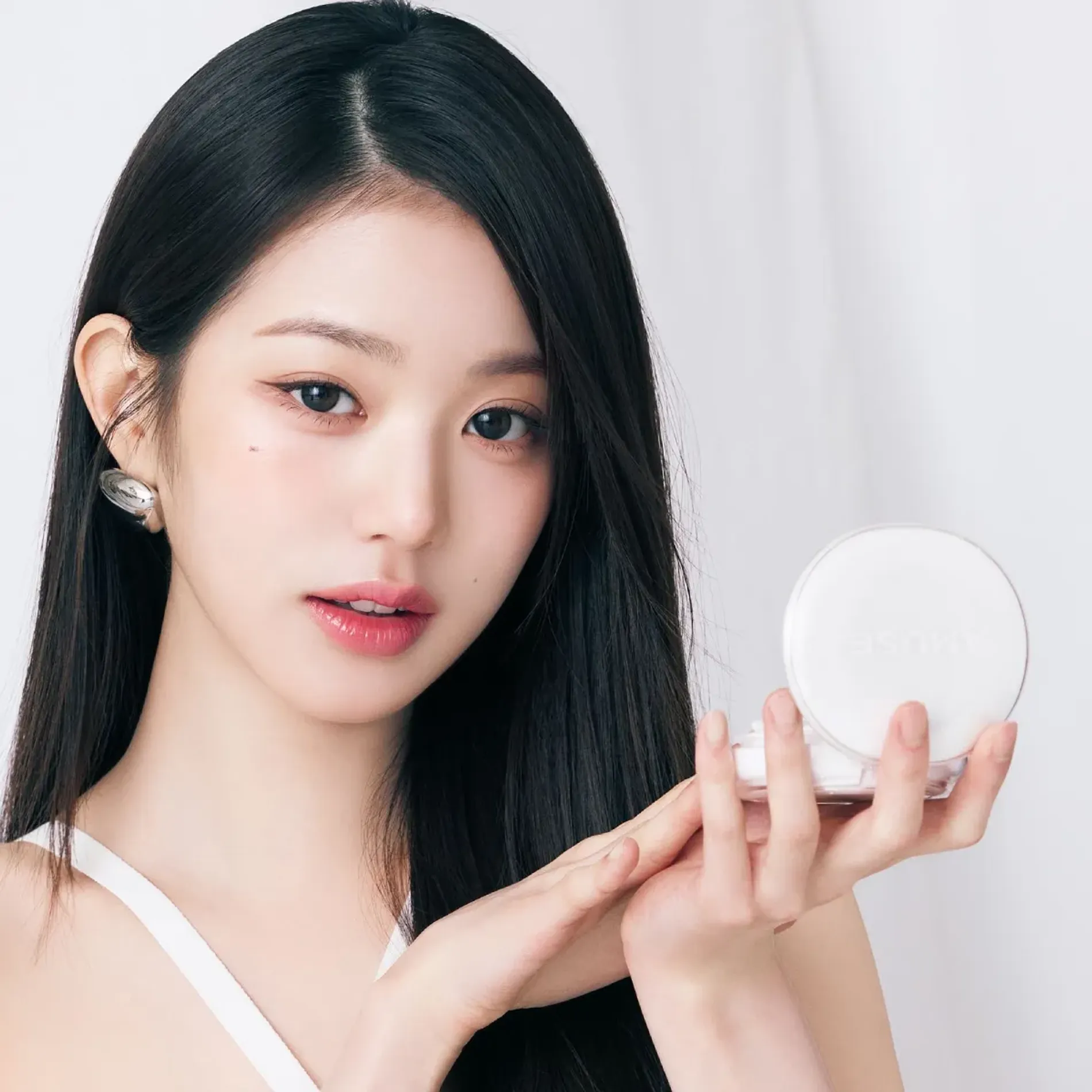 phan-nuoc-thuan-chay-amuse-ceramic-skin-perfector-cushion-spf40-pa-15g-1