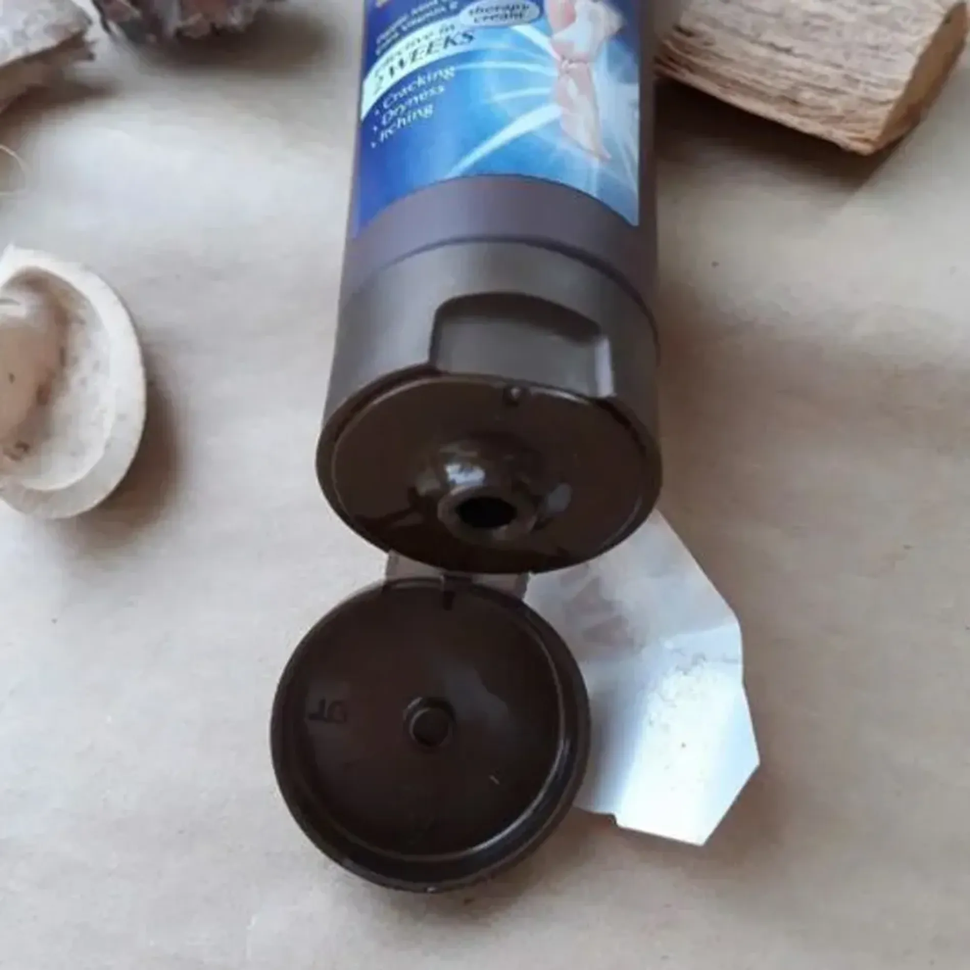 kem-duong-da-chan-giam-tho-rap-hasi-food-and-feer-therapy-cream-80g-3