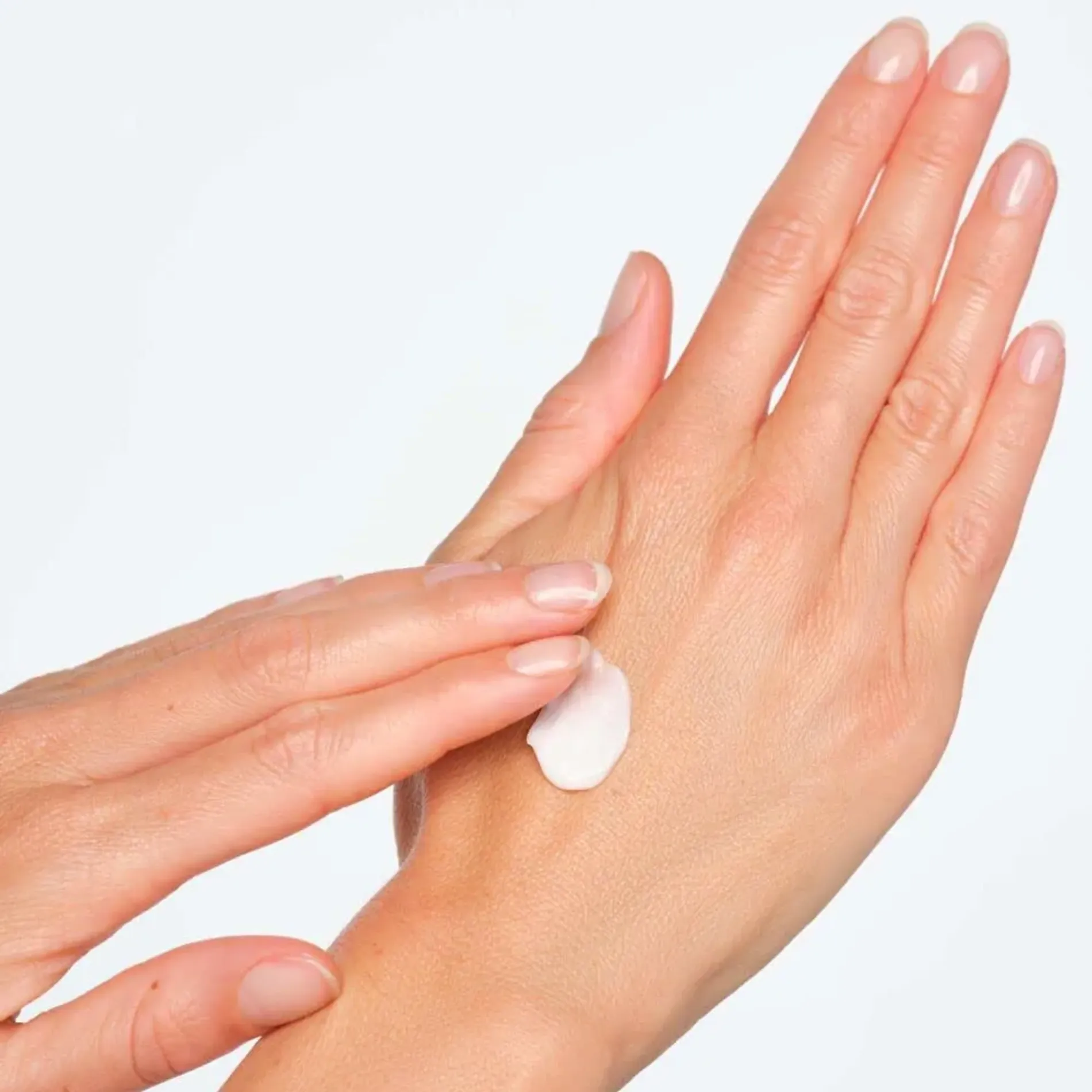kem-duong-tay-artdeco-hydrating-2