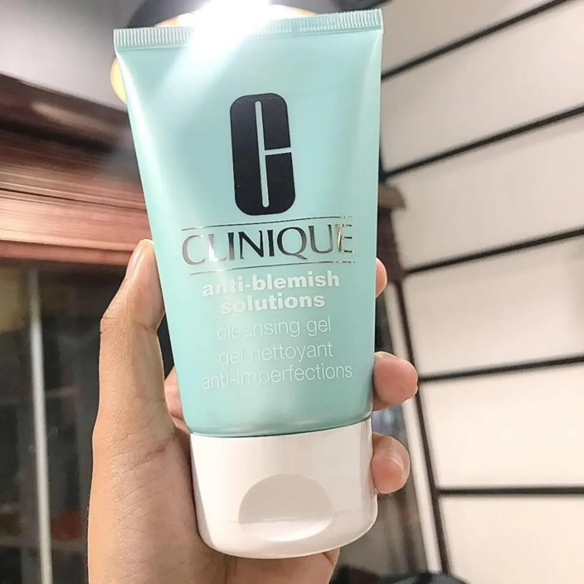 gel-rua-mat-clinique-danh-cho-da-mun-anti-blemish-solutions-cleansing-gel-125ml-3