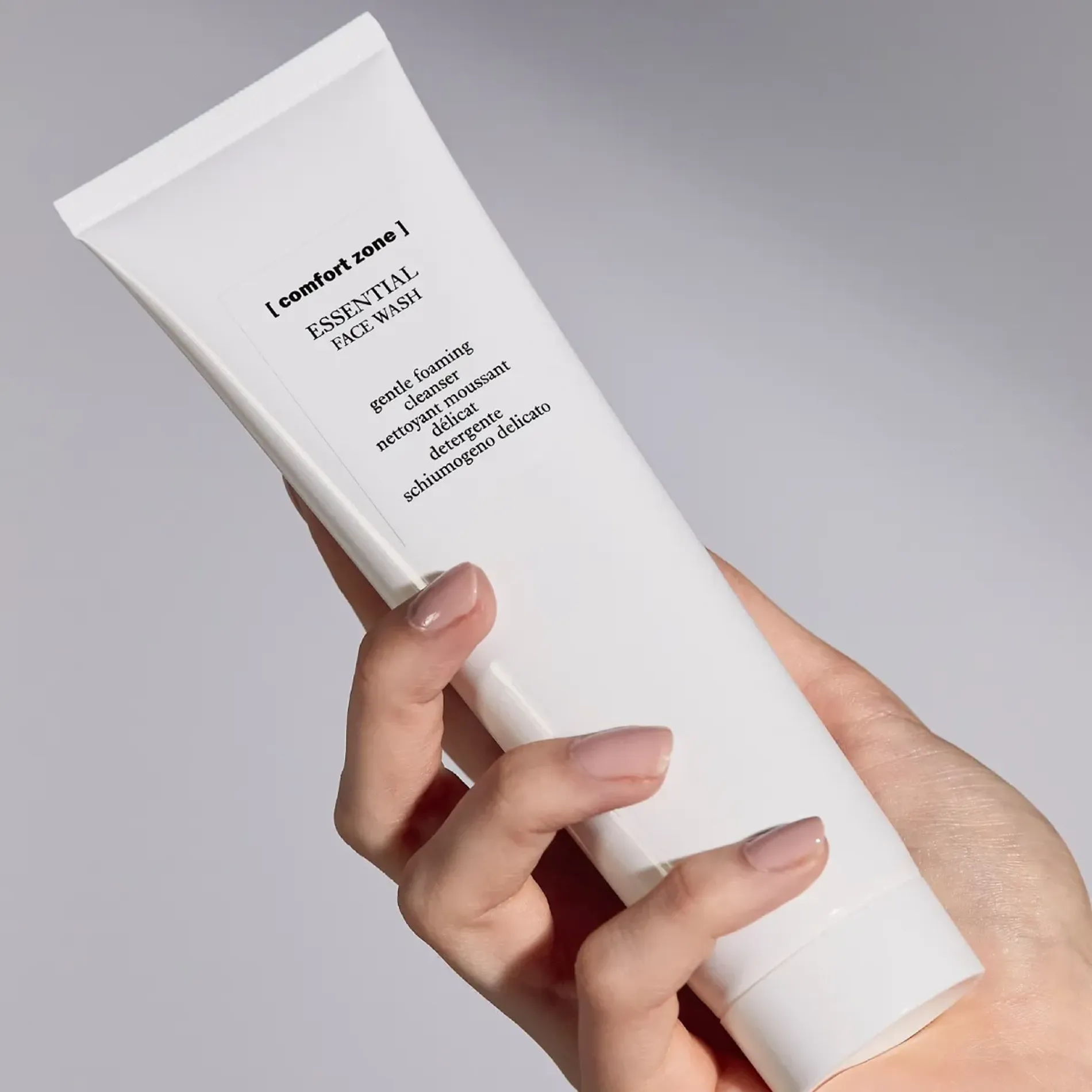 sua-rua-mat-comfort-zone-diu-nhe-danh-cho-moi-loai-da-essential-face-wash-150ml-7