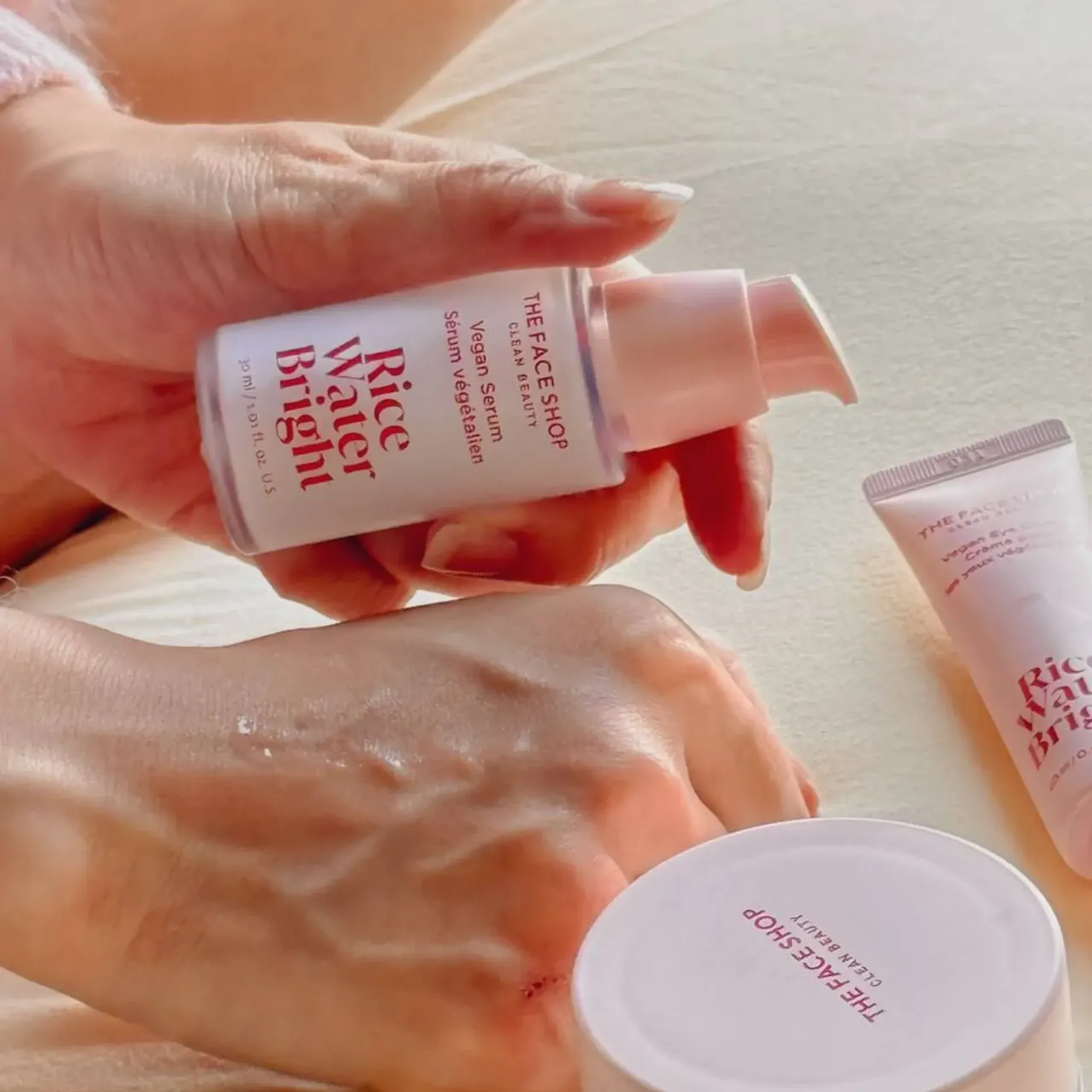 tinh-chat-thuan-chay-the-face-shop-lam-deu-mau-da-rice-water-bright-vegan-serum-30ml-3