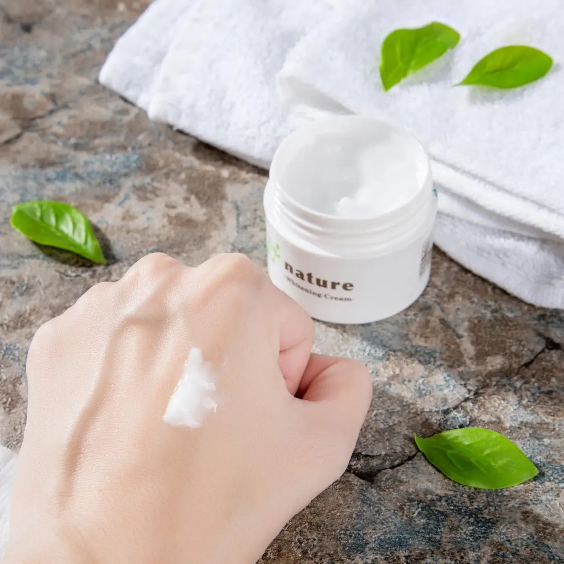 kem-duong-ban-dem-naris-lam-sang-da-nature-whitening-cream-50g-3