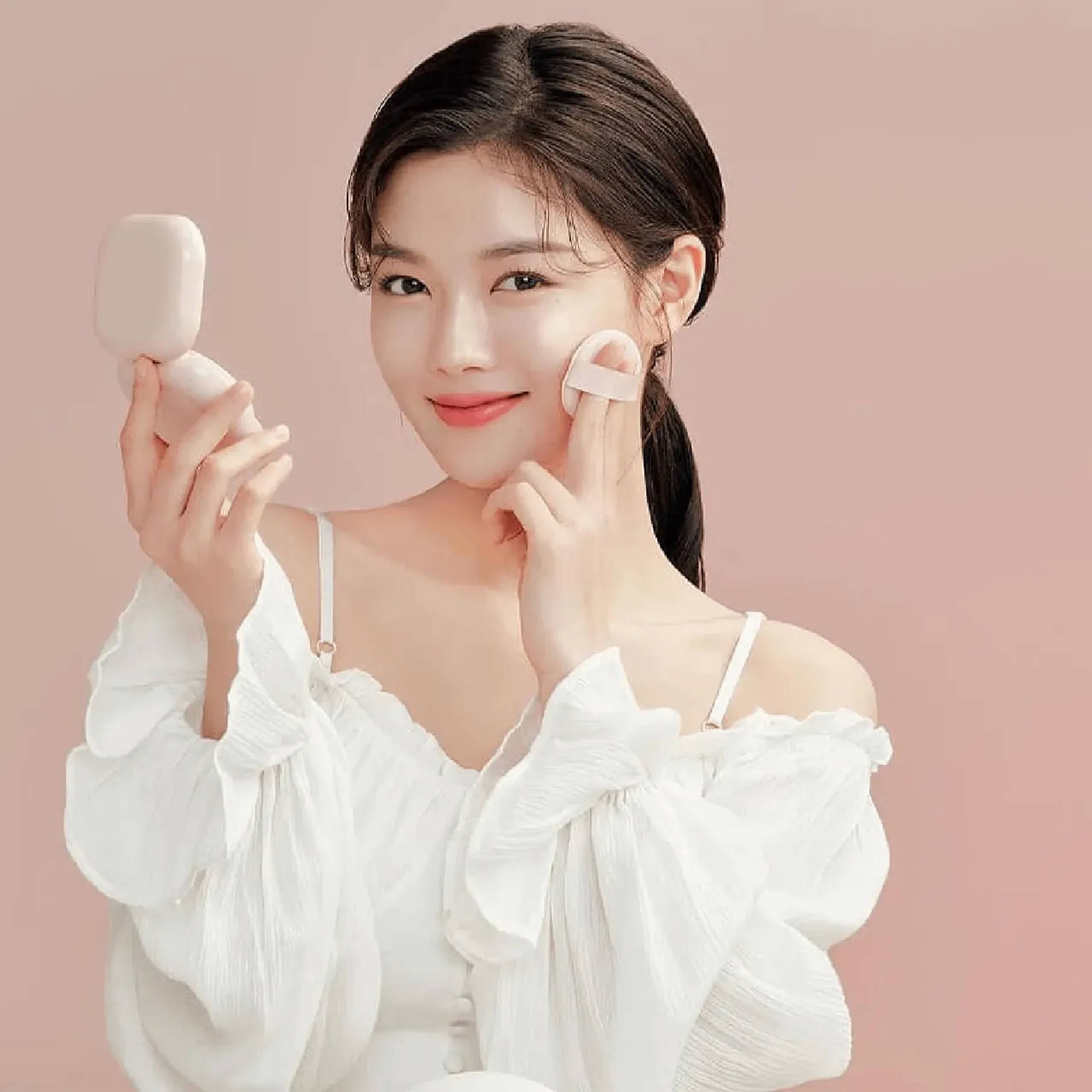 phan-nuoc-giup-da-cang-bong-tu-nhien-laneige-neo-cushion-glow-15g2-3