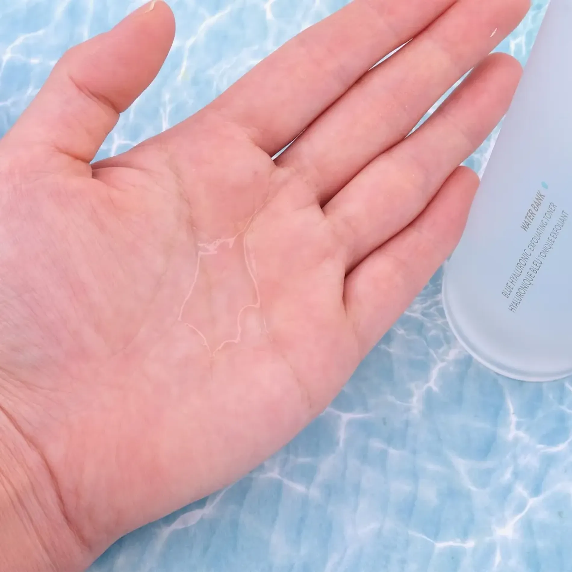 nuoc-can-bang-am-cho-da-dau-va-da-hon-hop-laneige-water-bank-blue-ha-toner-oily-160ml-3