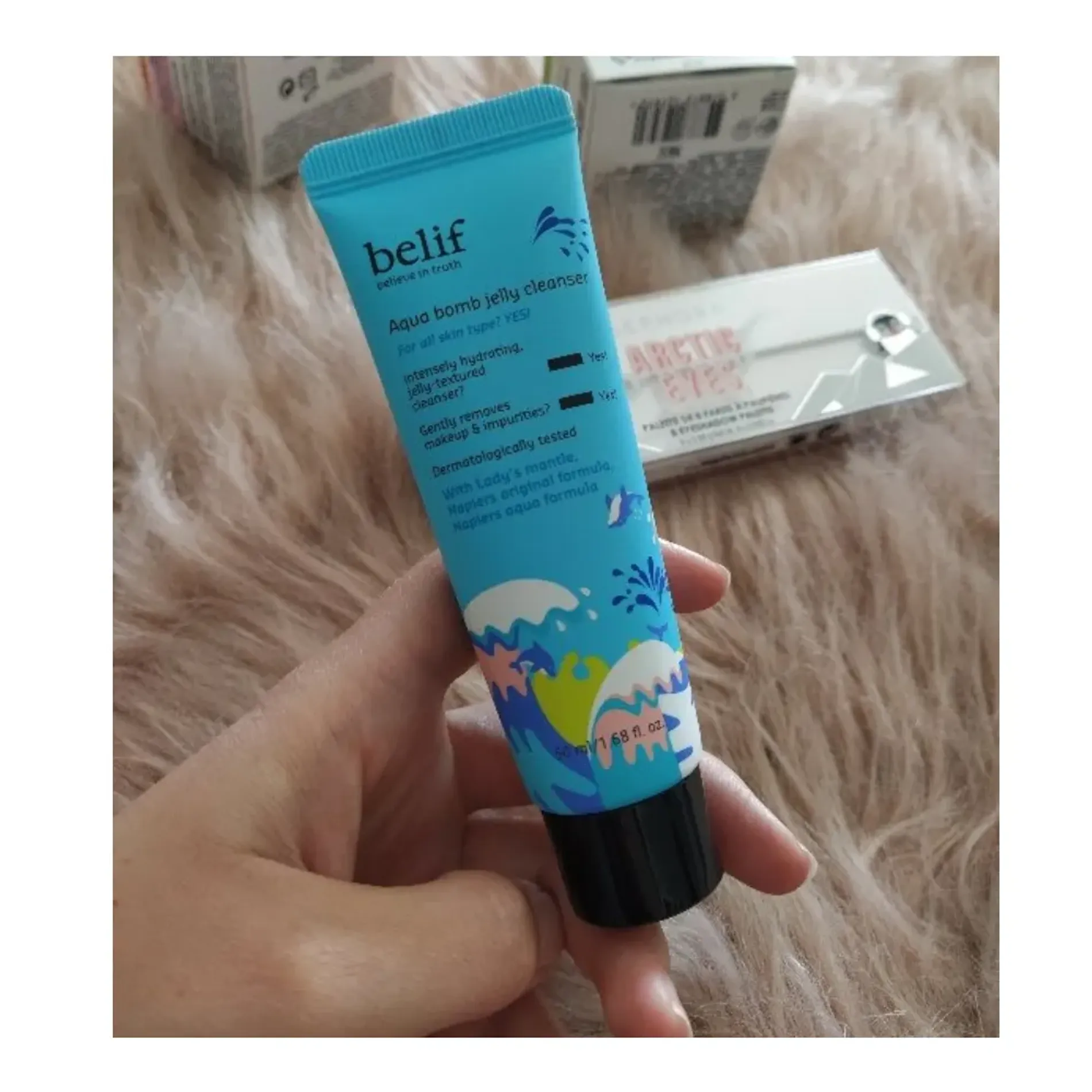 sua-rua-mat-tao-bot-min-belif-aqua-bomb-jelly-cleanser-50ml-3