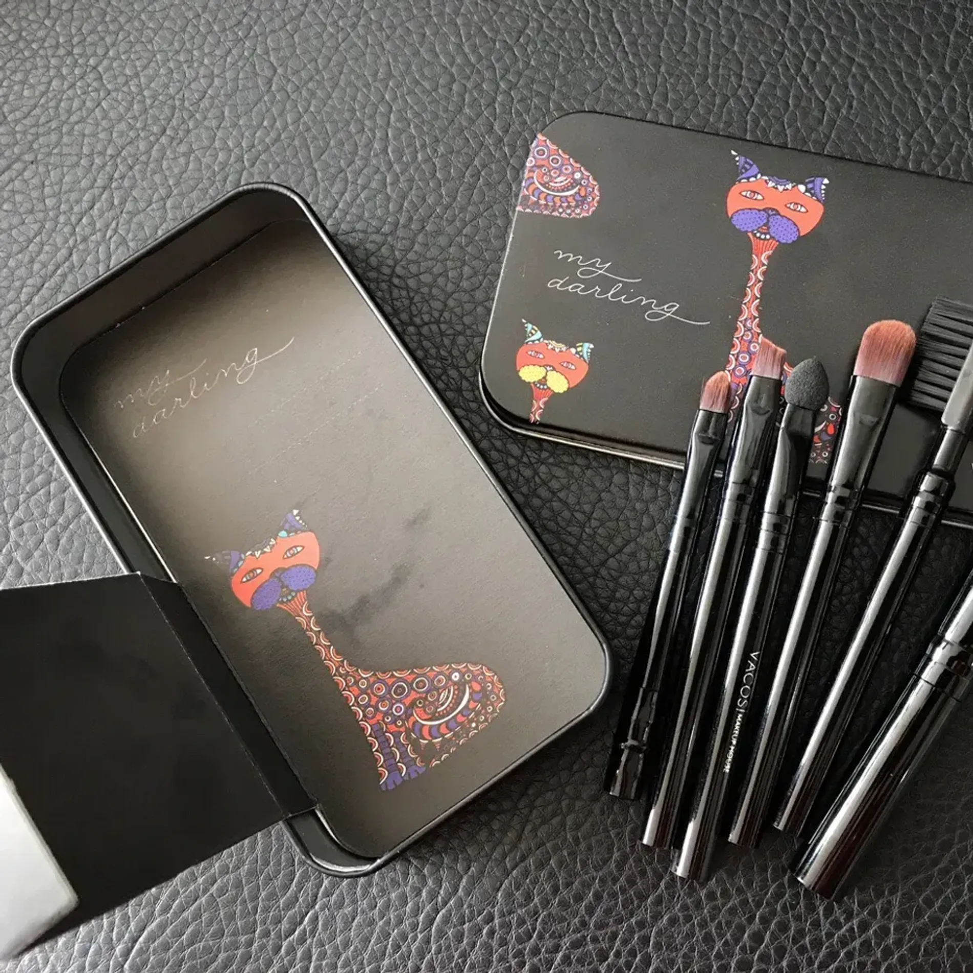 hop-co-trang-diem-du-lich-vacosi-my-darling-travel-brush-set-6pcs-black-5