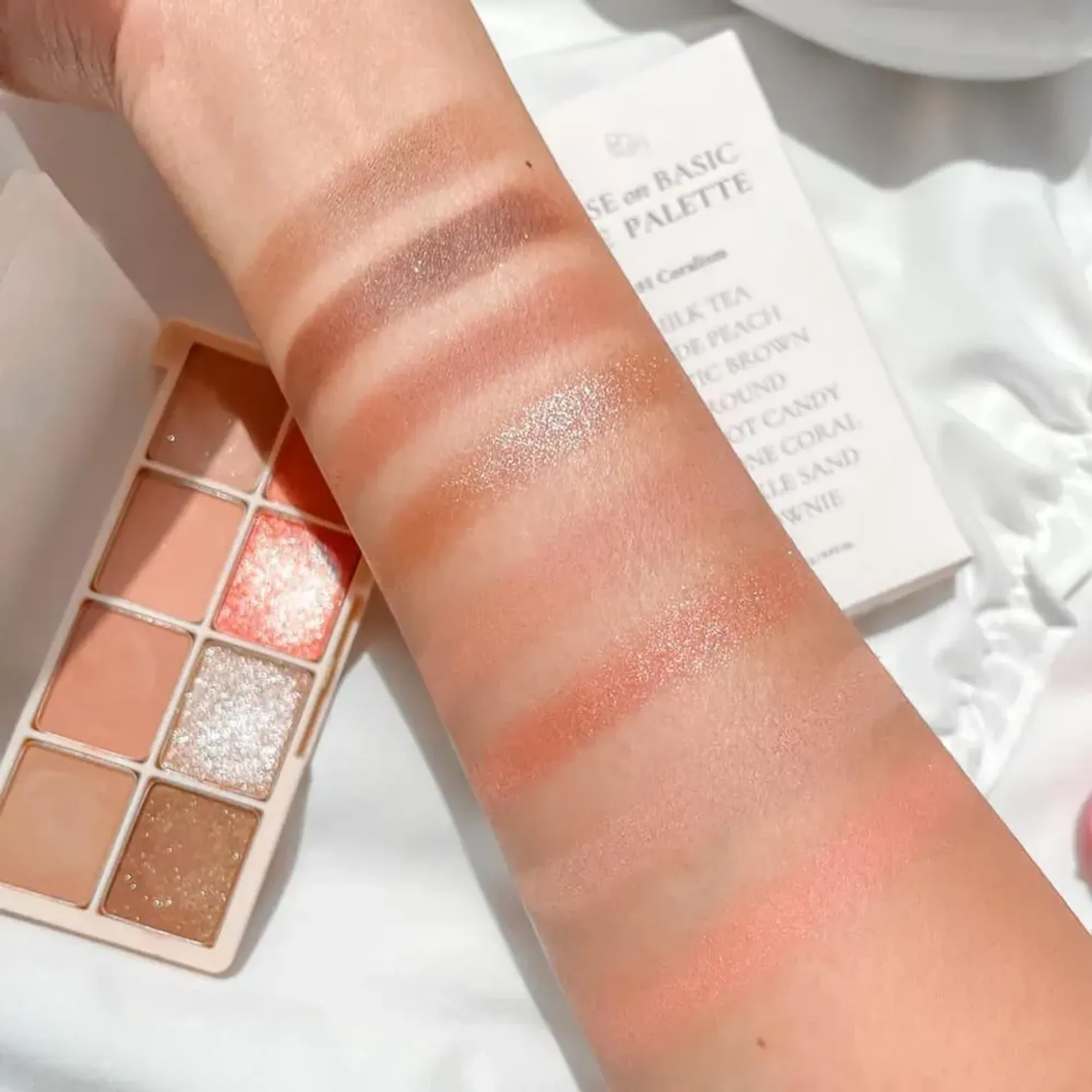 phan-mat-8-o-bom-base-on-basic-eye-palette-01-coralism-12g-3