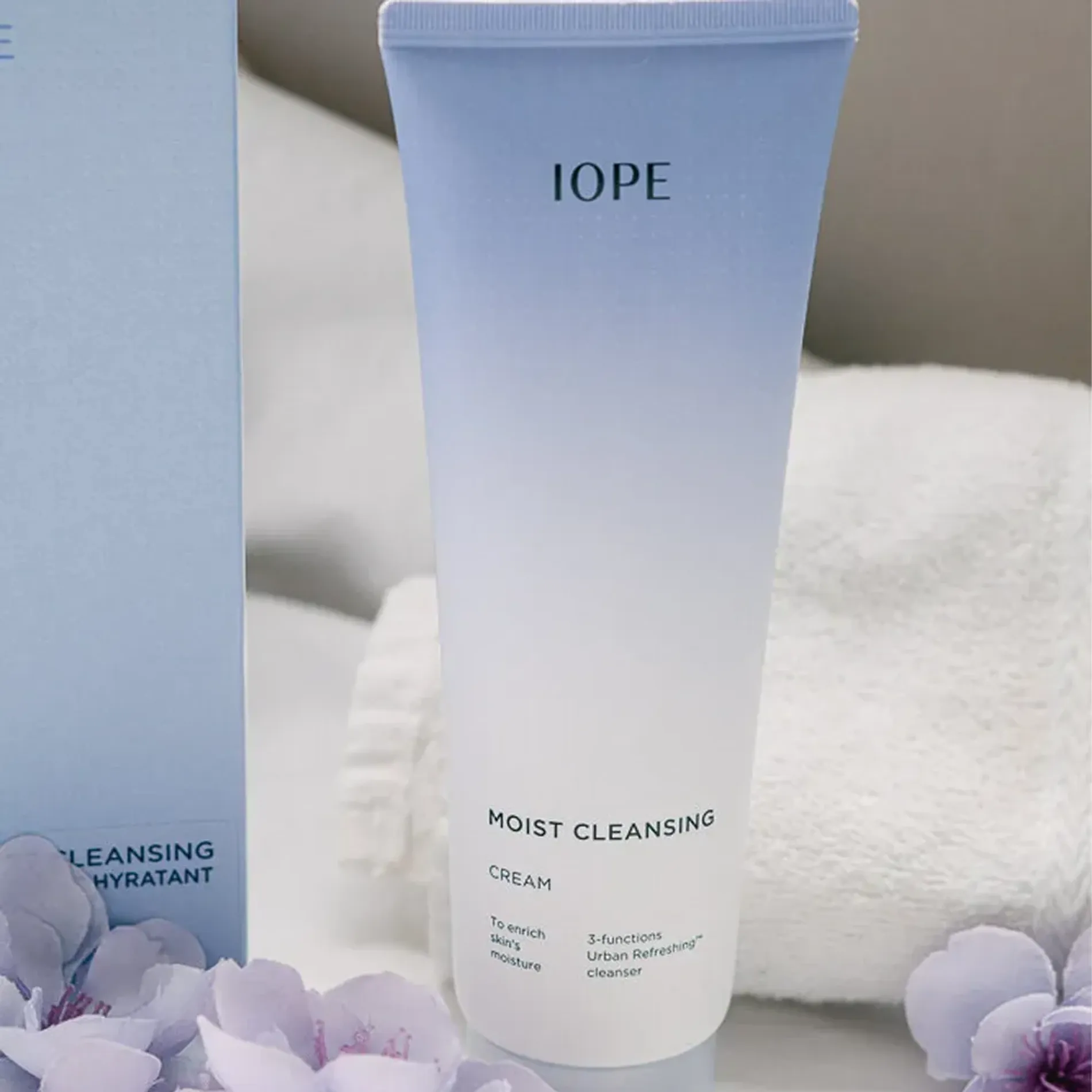 sua-rua-mat-duong-am-iope-moist-cleansing-whipping-foam-180ml-6
