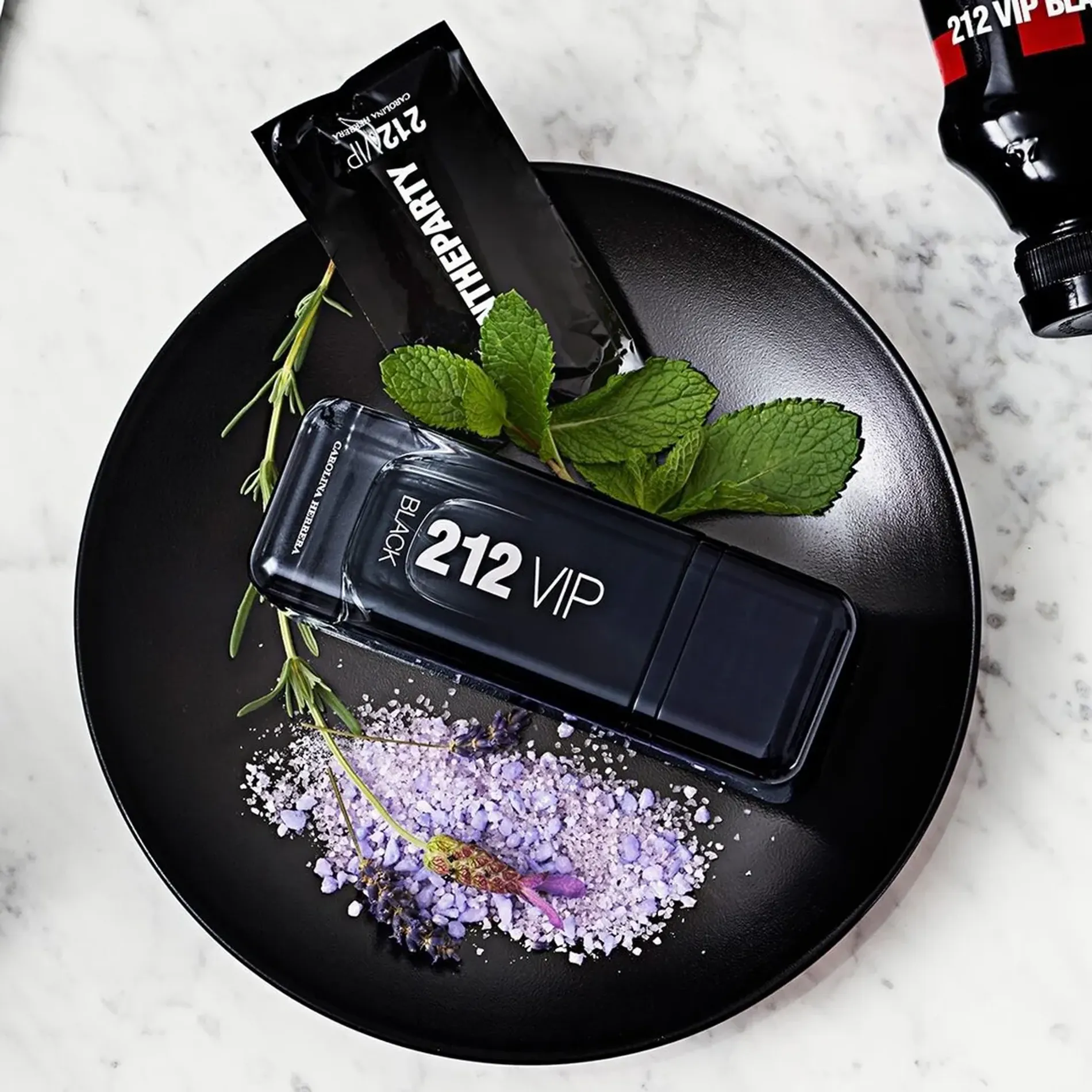nuoc-hoa-carolina-herrera-212-vip-black-6