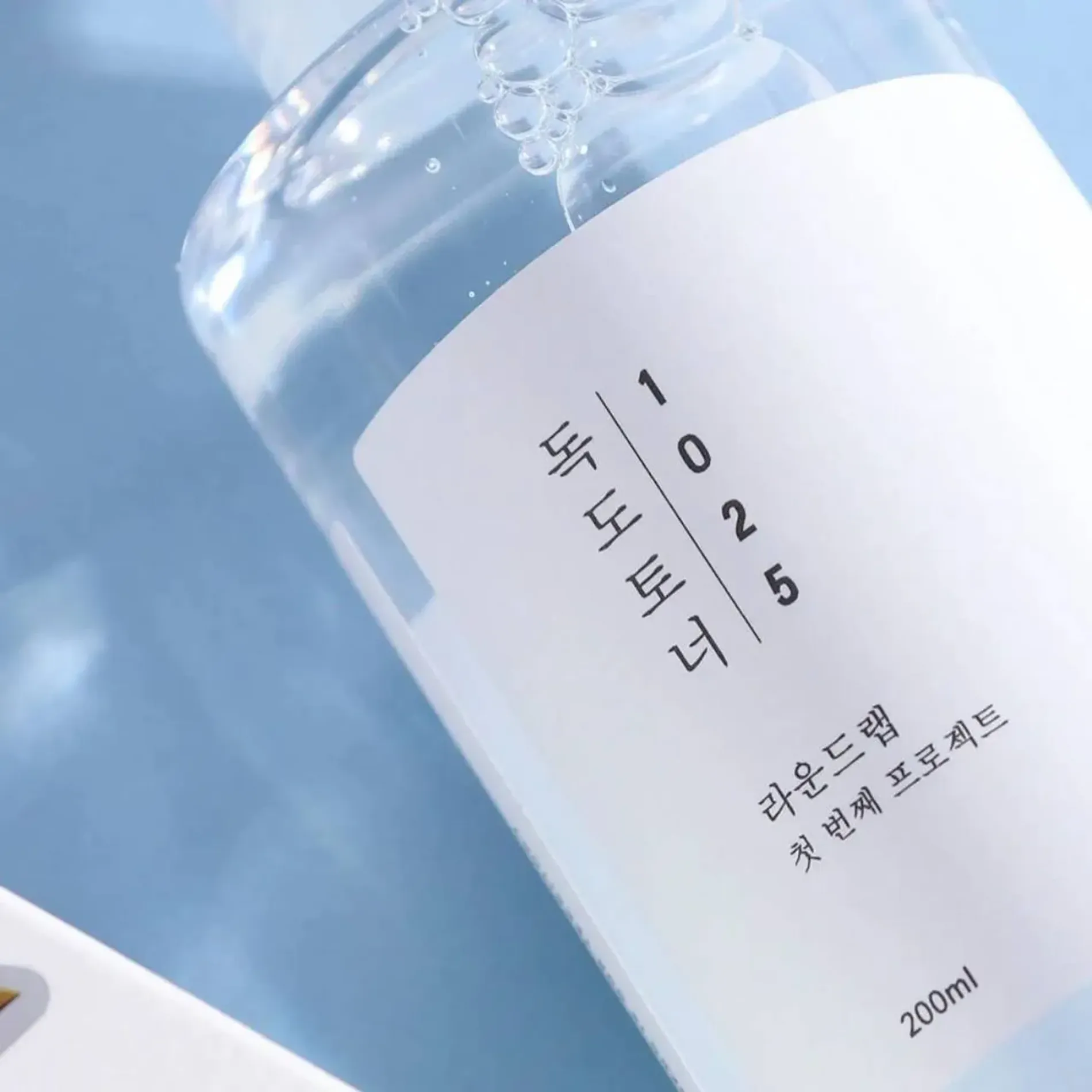 nuoc-can-bang-round-lab-can-bang-do-ph-1025-dokdo-toner-200ml-9